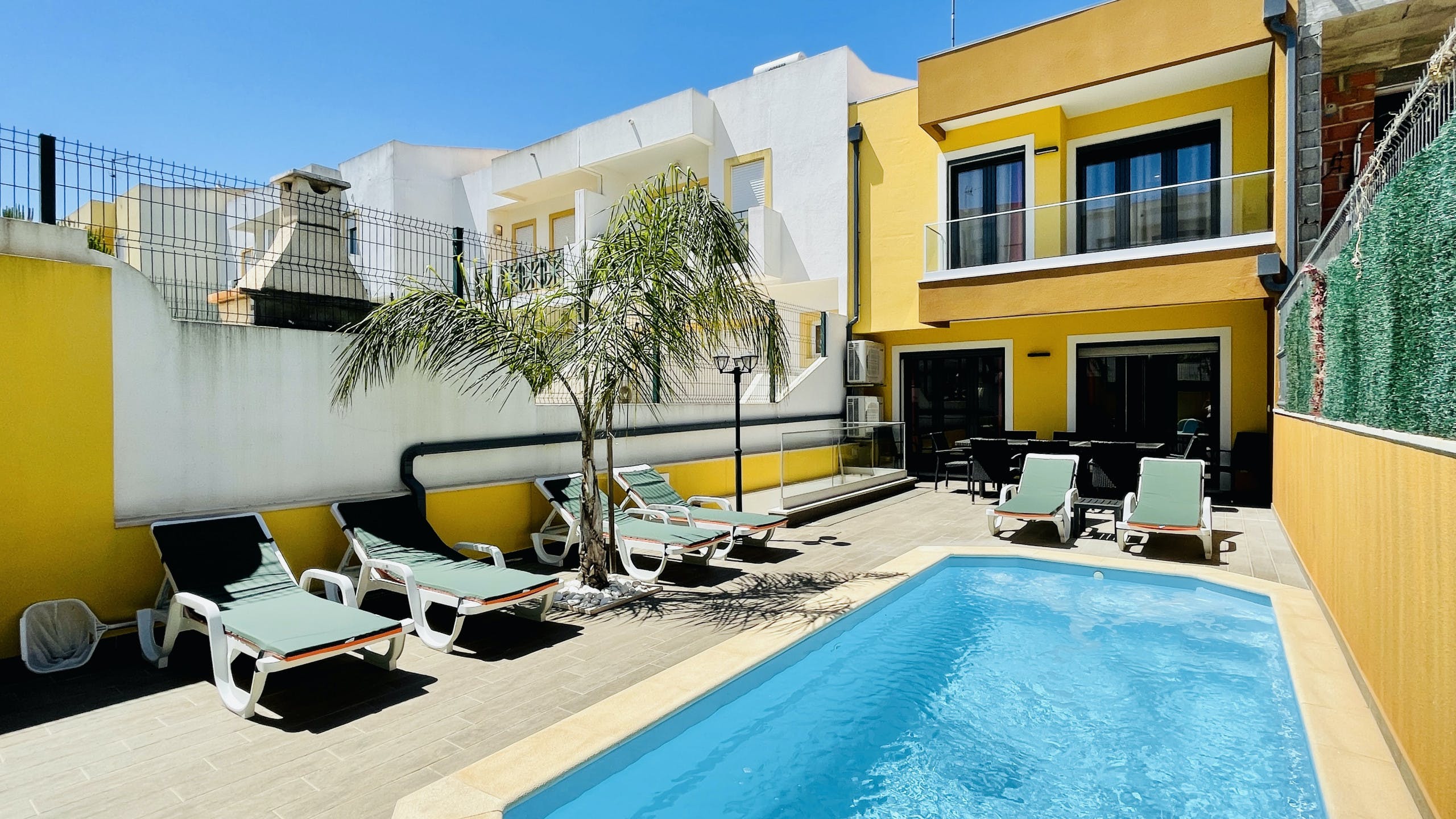 Villa Safira Benagil Albufeira: Luxury 5-Bedroom Apartment with Private Pool and Beach Nearby, Albufeira