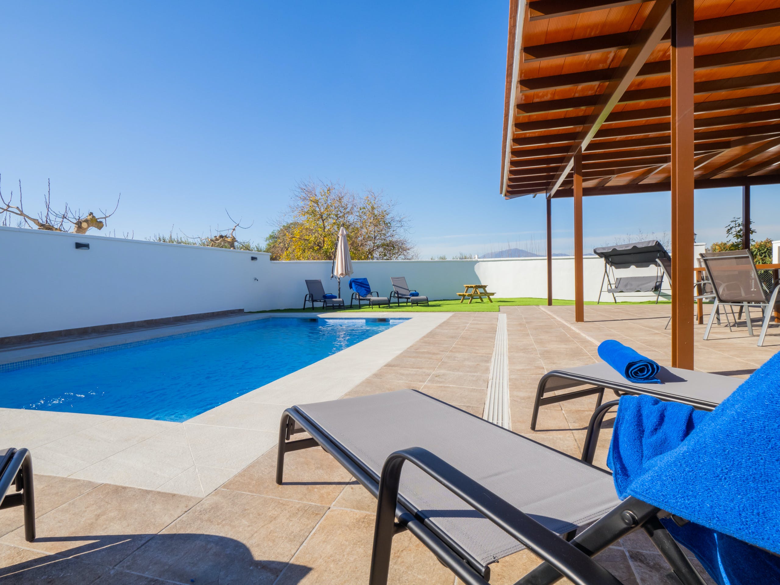 Casa Algarrobo Cártama: Spacious 3-Bedroom Apartment with Private Pool in Valle del Guadalhorce