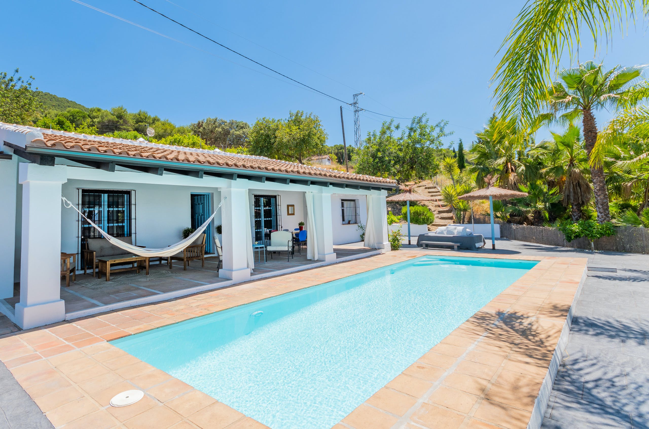 Casa Algarrobo Valle: Charming 2-Bedroom Apartment with Sea Views and Pool, Valle del Guadalhorce