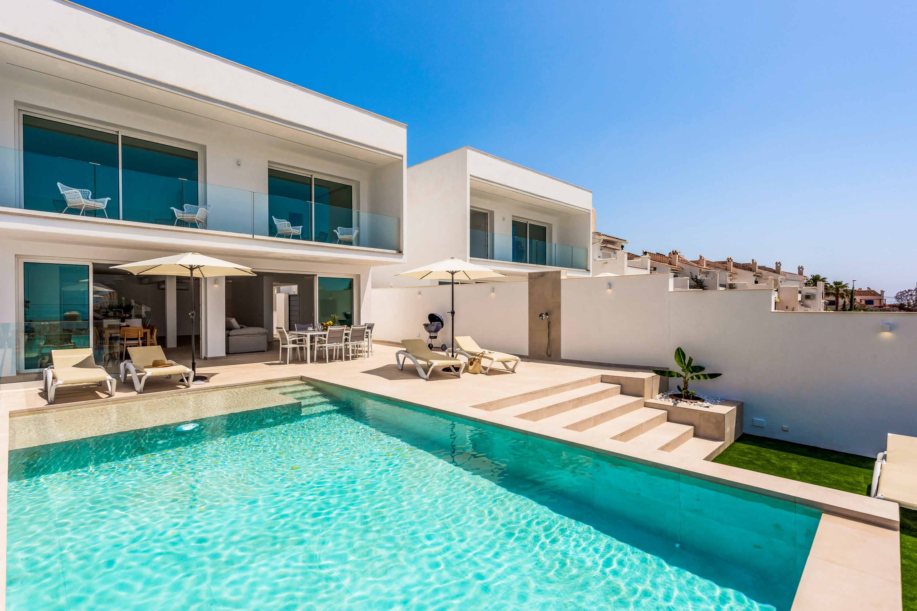 Villa Alborada Maro Nerja: Elegant 4-Bedroom Apartment with Stunning Sea View, Nerja