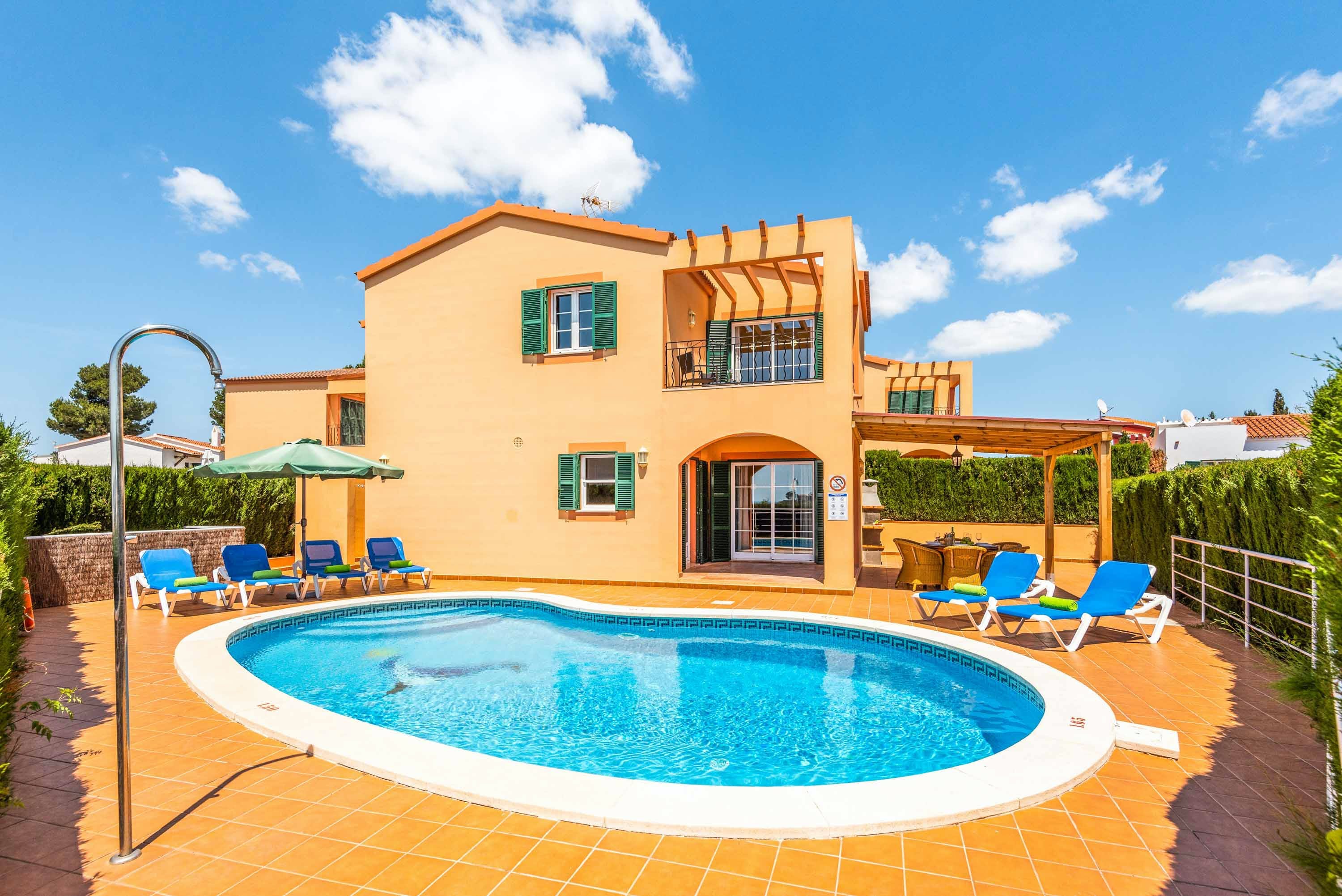 Casa Alzina Ciutadella: Charming 3-Bedroom Apartment with Pool and Seaview, Ciutadella Menorca
