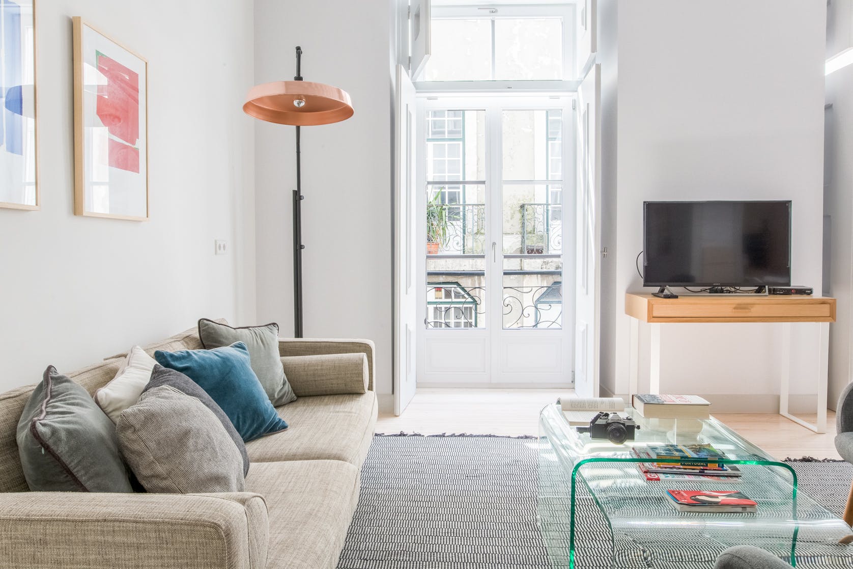 Villa Suão Alvalade Campo Pequeno: Stylish 3-Bedroom Apartment with Seaview and Family-Friendly Features, Campo Pequeno Lisbon