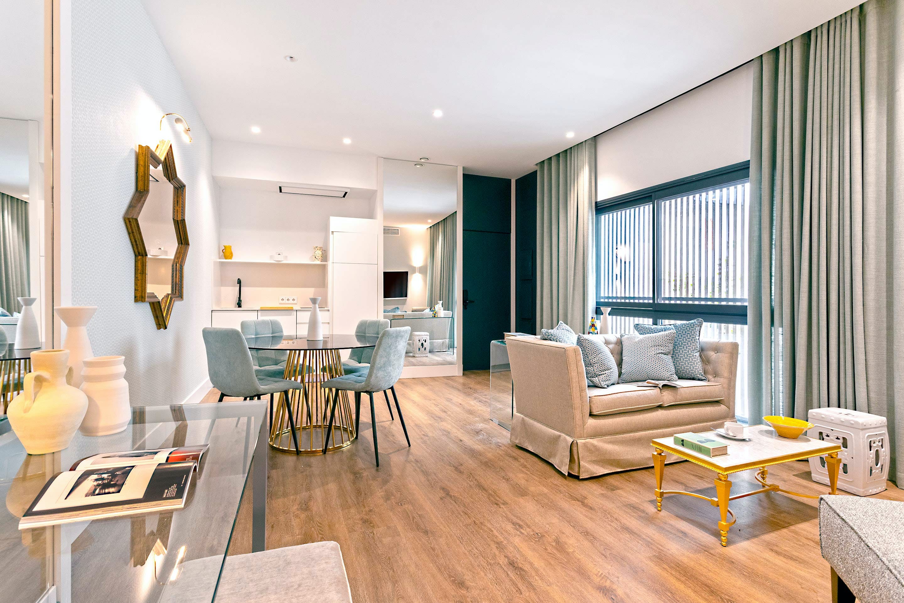 Villa Mestral Chapín El Arenal: Chic 2-Bedroom Apartment with Shared Pool in El Arenal, Sevilla