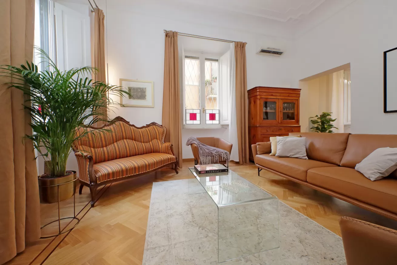 Casa Aurelio Prati: Spacious 4-Bedroom Family-Friendly Apartment Rental in Prati Rome
