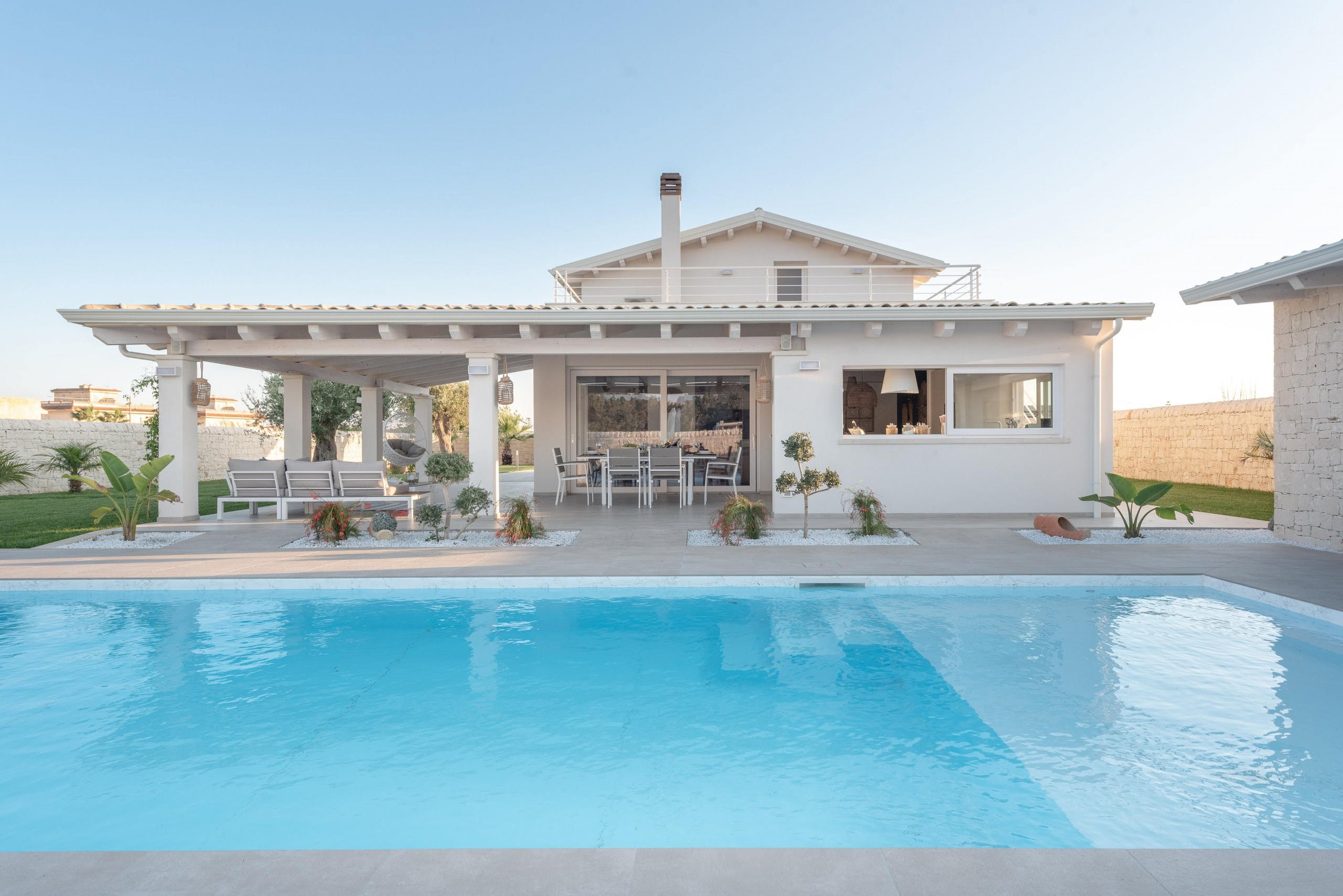 Casa Avola Santa Maria: Luxury 4-Bedroom Apartment with Private Pool and Sea Views, Val di Noto