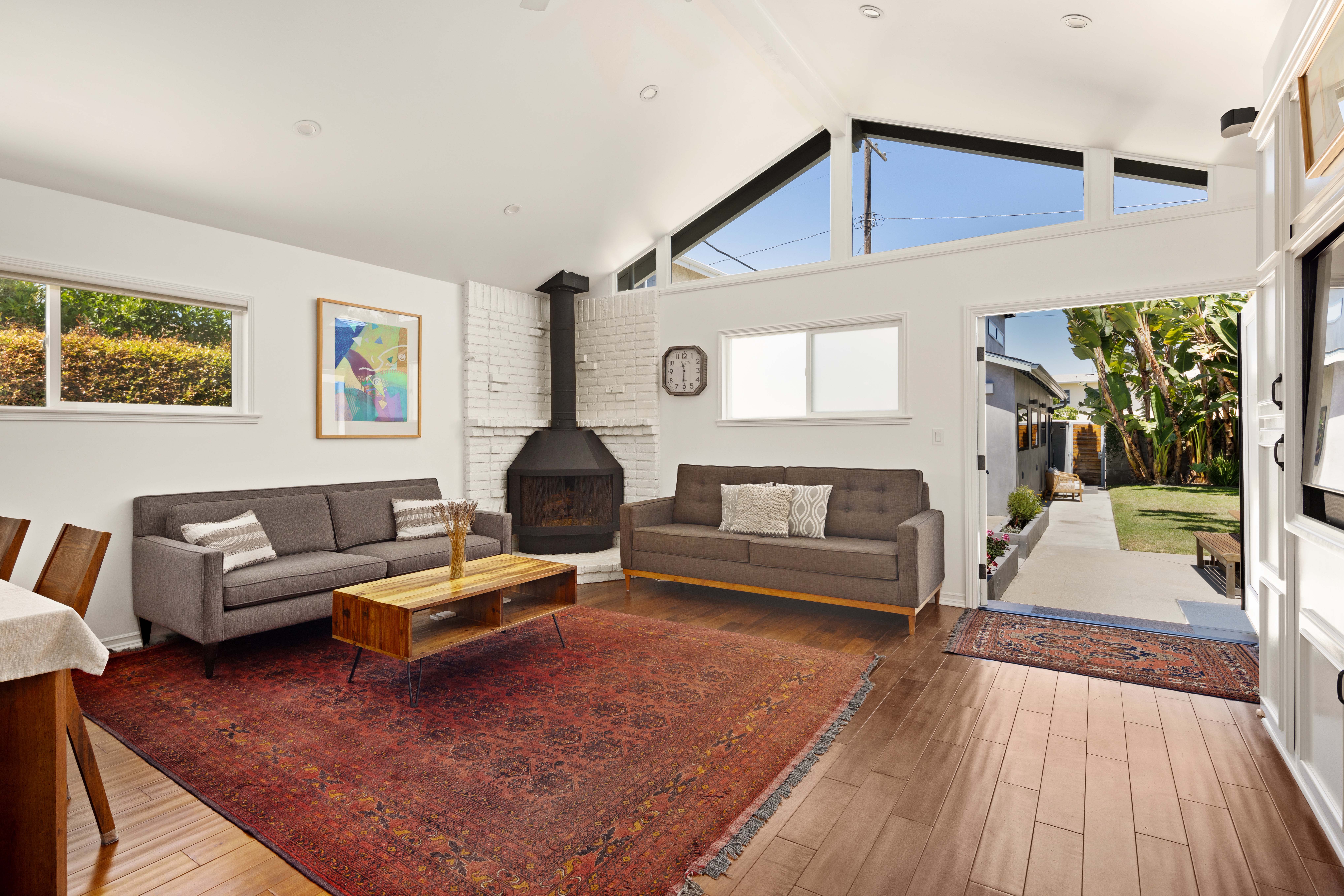 Villa Levante Ballona Venice: Luxury 3-Bedroom Villa with Air Conditioning and Beach Nearby, Venice