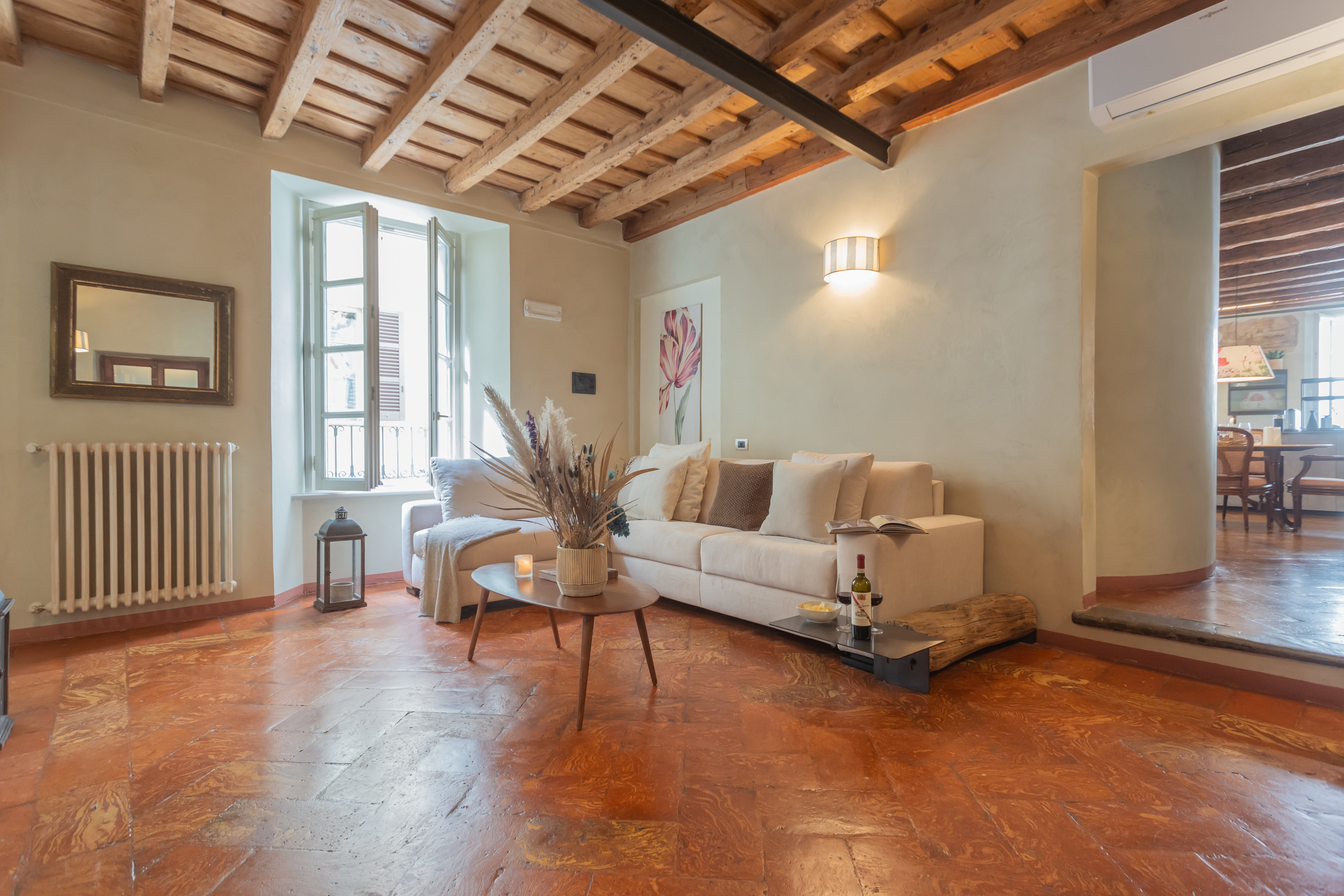 Villa Ambrato Crebbio Como: Charming 2-Bedroom Apartment Rental with Lake Views, Como