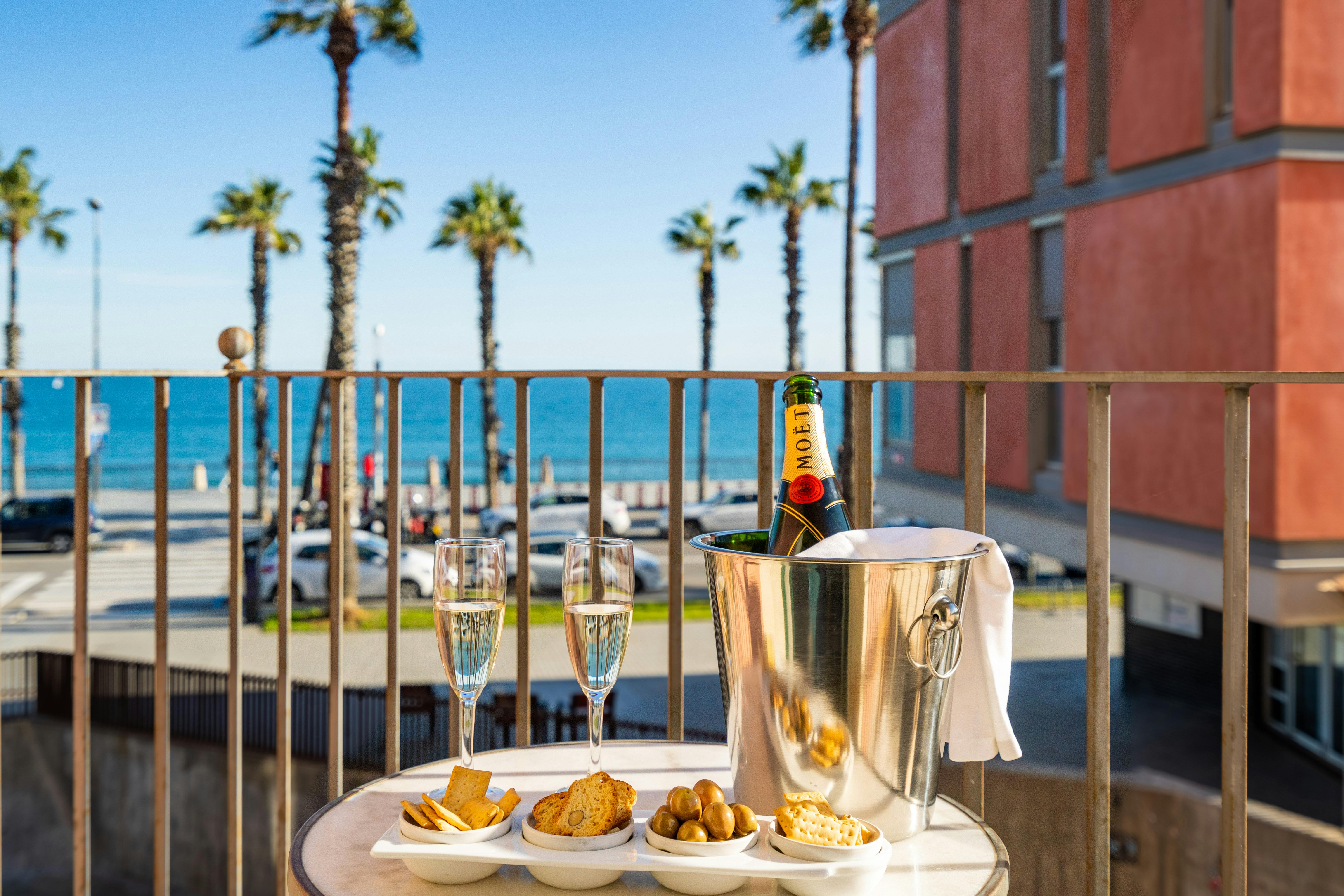 Villa Solano Sant Sebastià La Barceloneta: Stylish 2-Bedroom Townhouse Rental with Sea Views, La Barceloneta, Barcelona