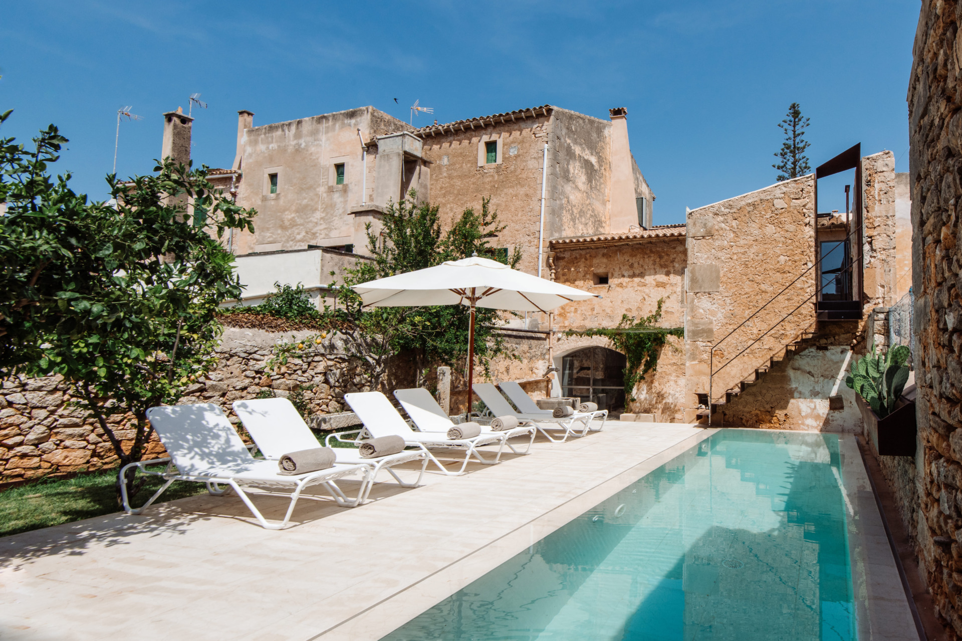 Villa Solano Cala Figuera Cala Santanyi: Elegant 3-Bedroom Townhouse with Private Pool, Cala Santanyi