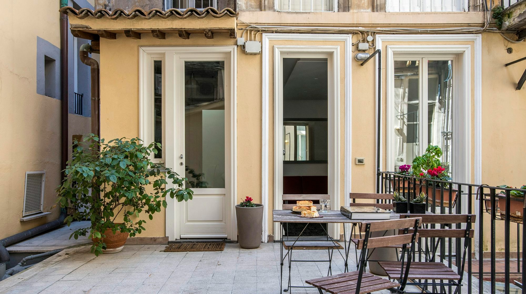 Villa Amaranto Ludovisi Spagna: Luxury 2-Bedroom Apartment with Hot Tub, Rome