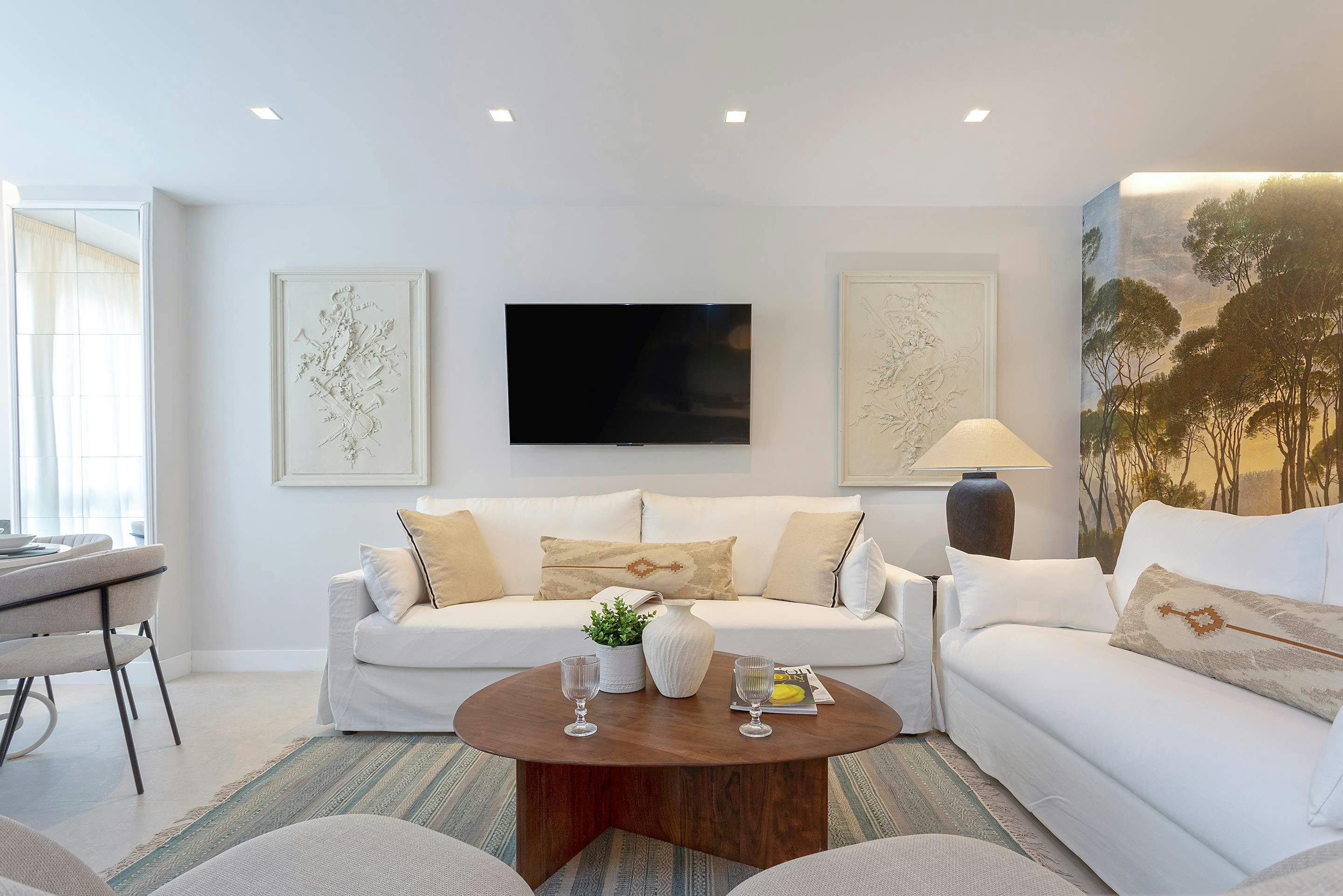 Villa Bermejo Pedregalejo Malaga: Spacious 4-Bedroom Apartment with Beach Access, Malaga