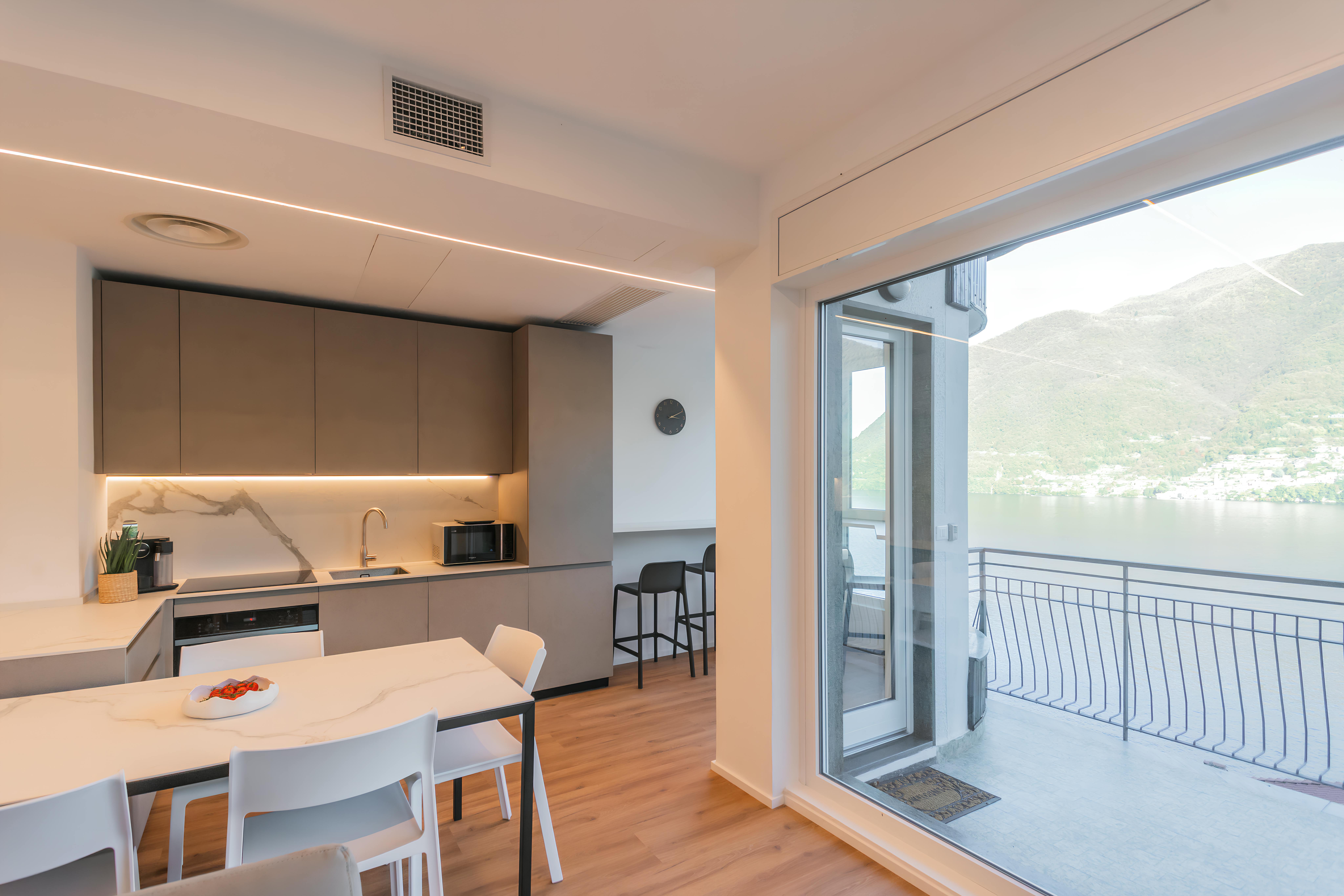 Villa Vernice Ossuccio Lake Como: Spacious 5-Bedroom Apartment with Pool and Sauna, Lake Como