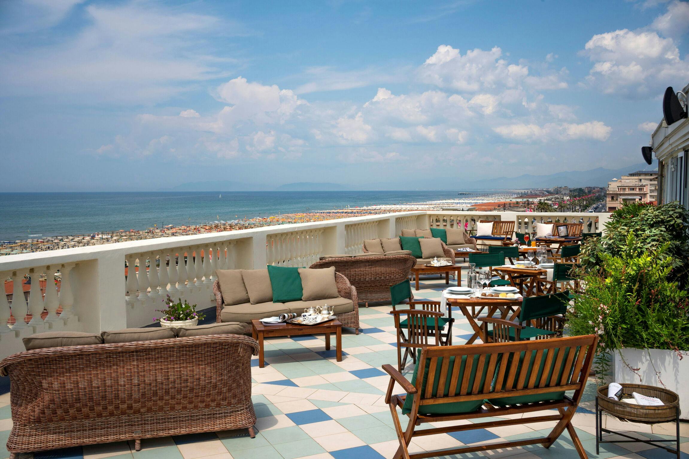 Villa Ceruleo Lecciona Viareggio: Charming 2-Bedroom Townhouse Rental with Sea Views in Viareggio Tuscany