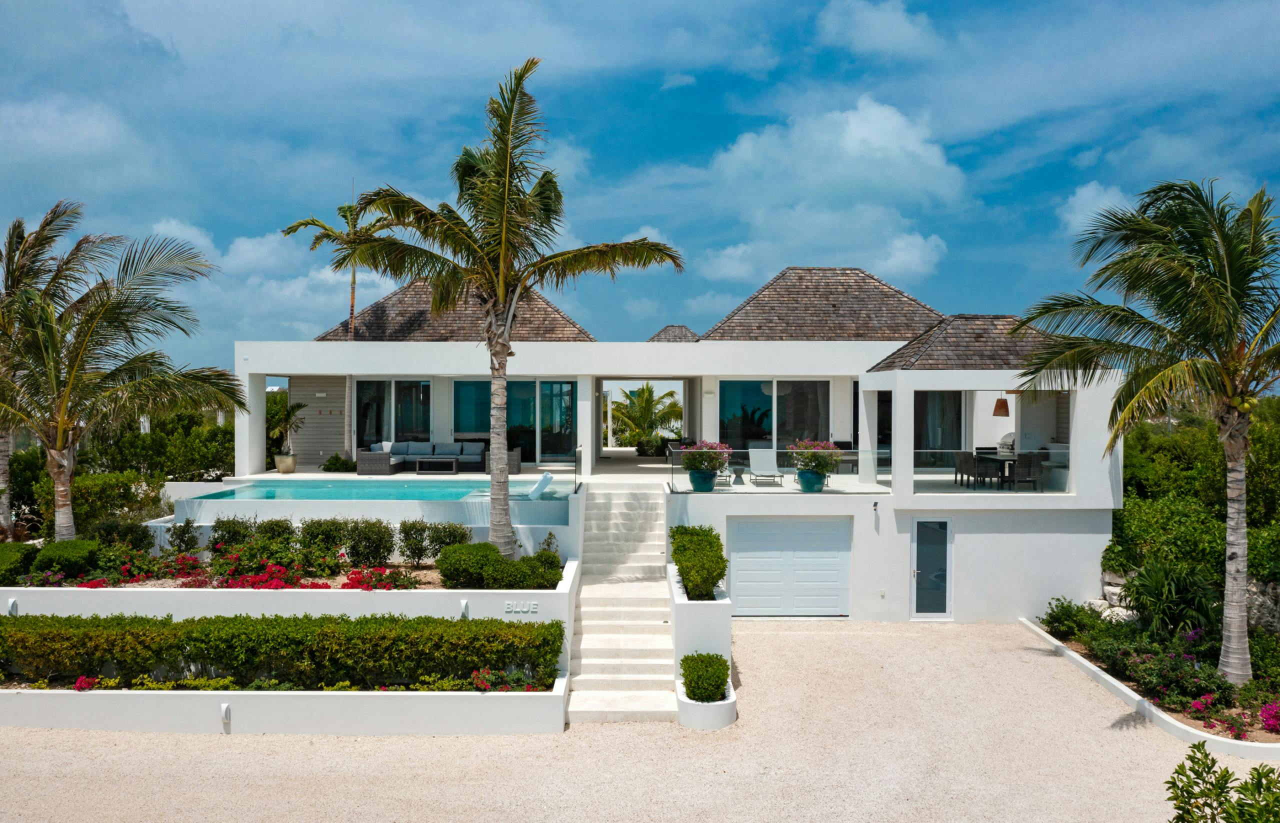 Villa Zephyros Sapodilla Turks and Caicos Islands: 2-Bedroom Luxury Apartment with Infinity Pool, Turks and Caicos