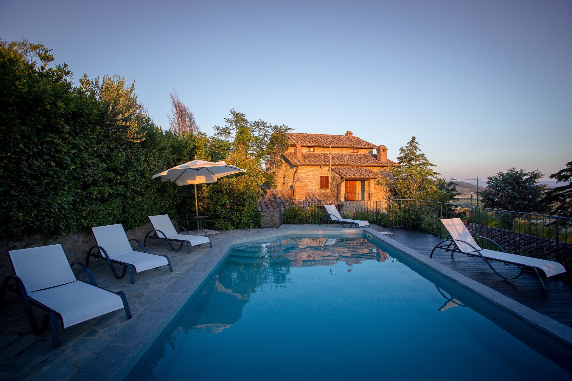 Casa Camucia Cortona: Luxury 4-Bedroom Apartment with Private Pool and Air Conditioning, Cortona Tuscany