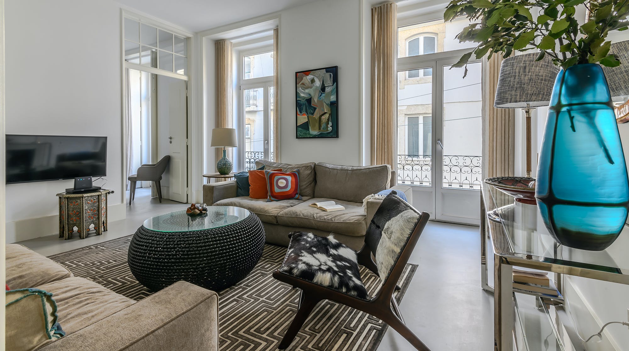 Villa Esmeralda São Bento Chiado: Spacious 4-Bedroom Apartment with Sea Views in Chiado, Lisbon