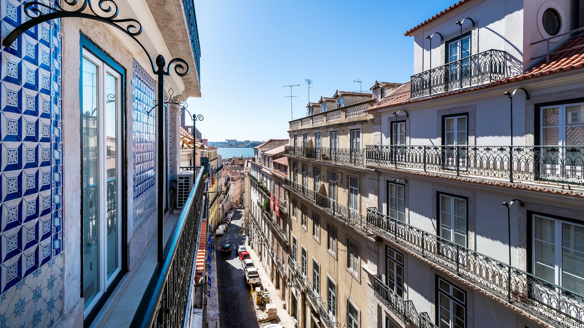 Villa Safira Bica Chiado: Charming 2-Bedroom Apartment Rental with Sea Views in Chiado, Lisbon