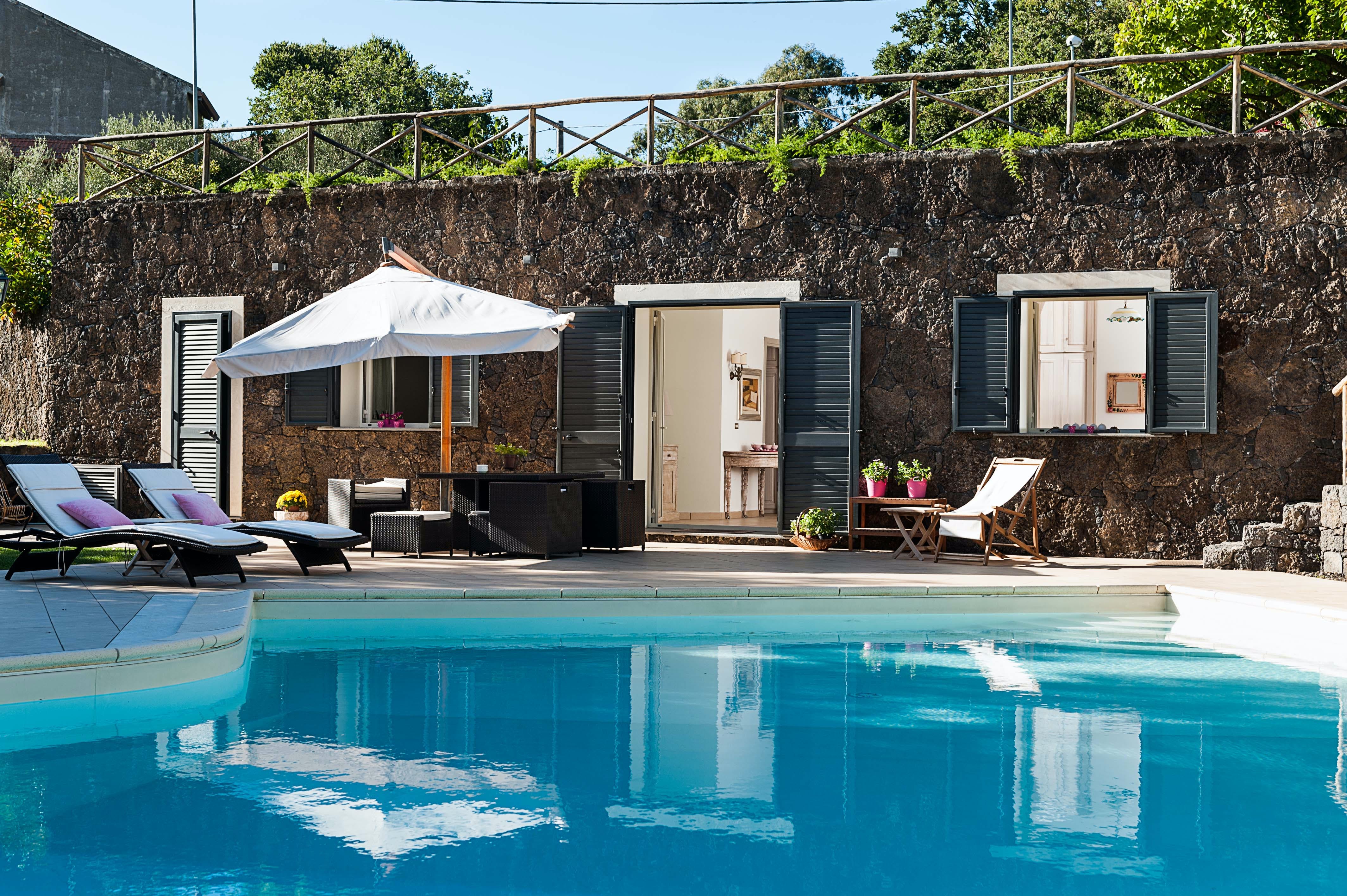 Casa Carruba Catania: Charming 2-Bedroom Apartment with Pool and Sea Views, Etna Sicily