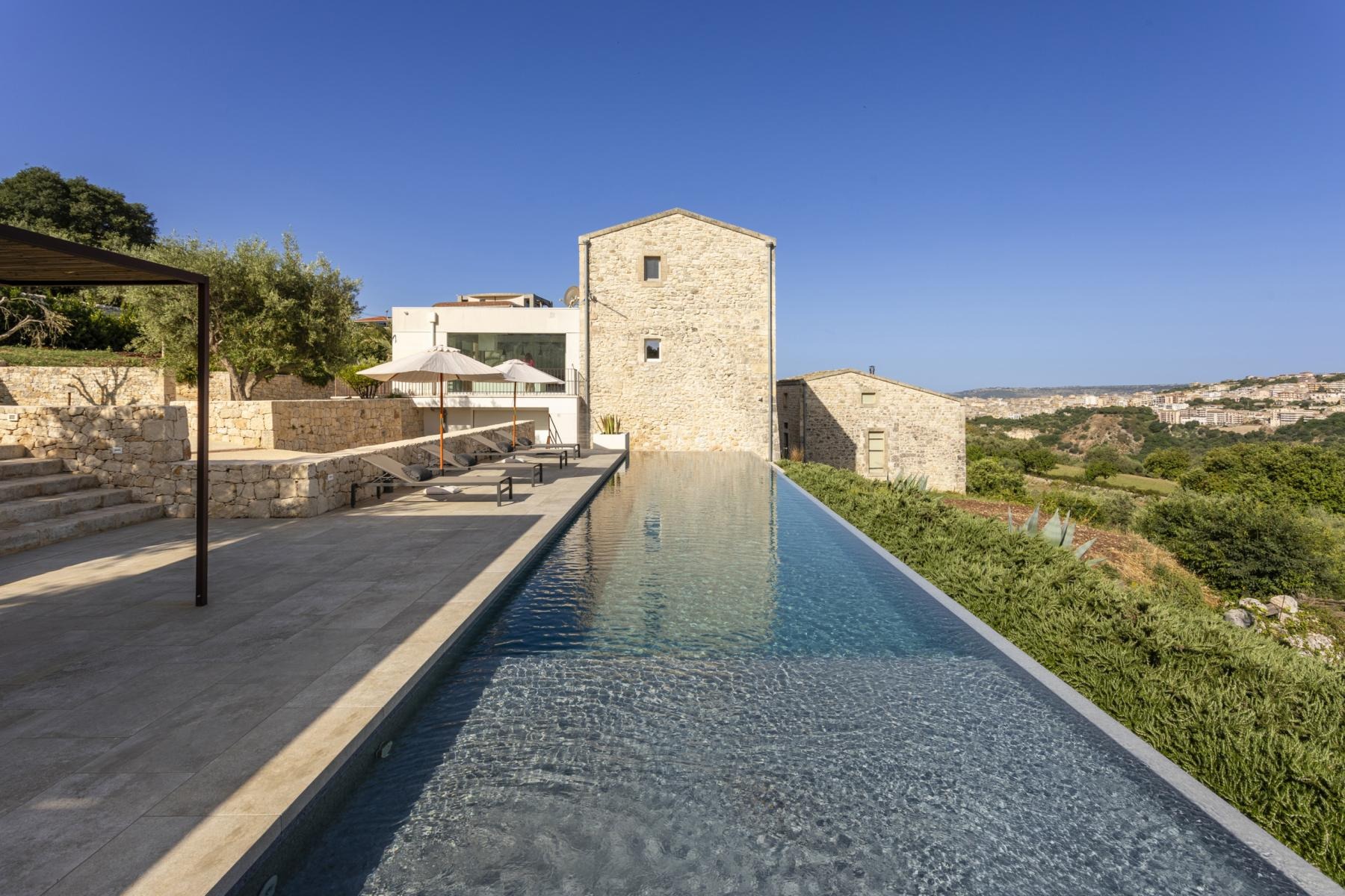 Villa Alba Ibla Ragusa: Luxury 3-Bedroom Apartment with Pool and Countryside Views, Ragusa