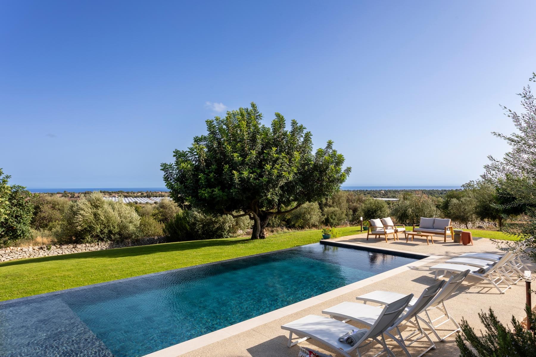 Casa Carrubo Modica: Luxury 4-Bedroom Apartment with Sea Views and Pool, Sicily