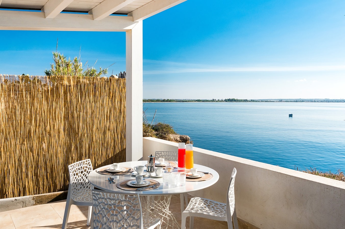 Villa Ambrato Grotta Val di Noto: Spacious 4-Bedroom Apartment with Sea Views and Air-Con, Val di Noto