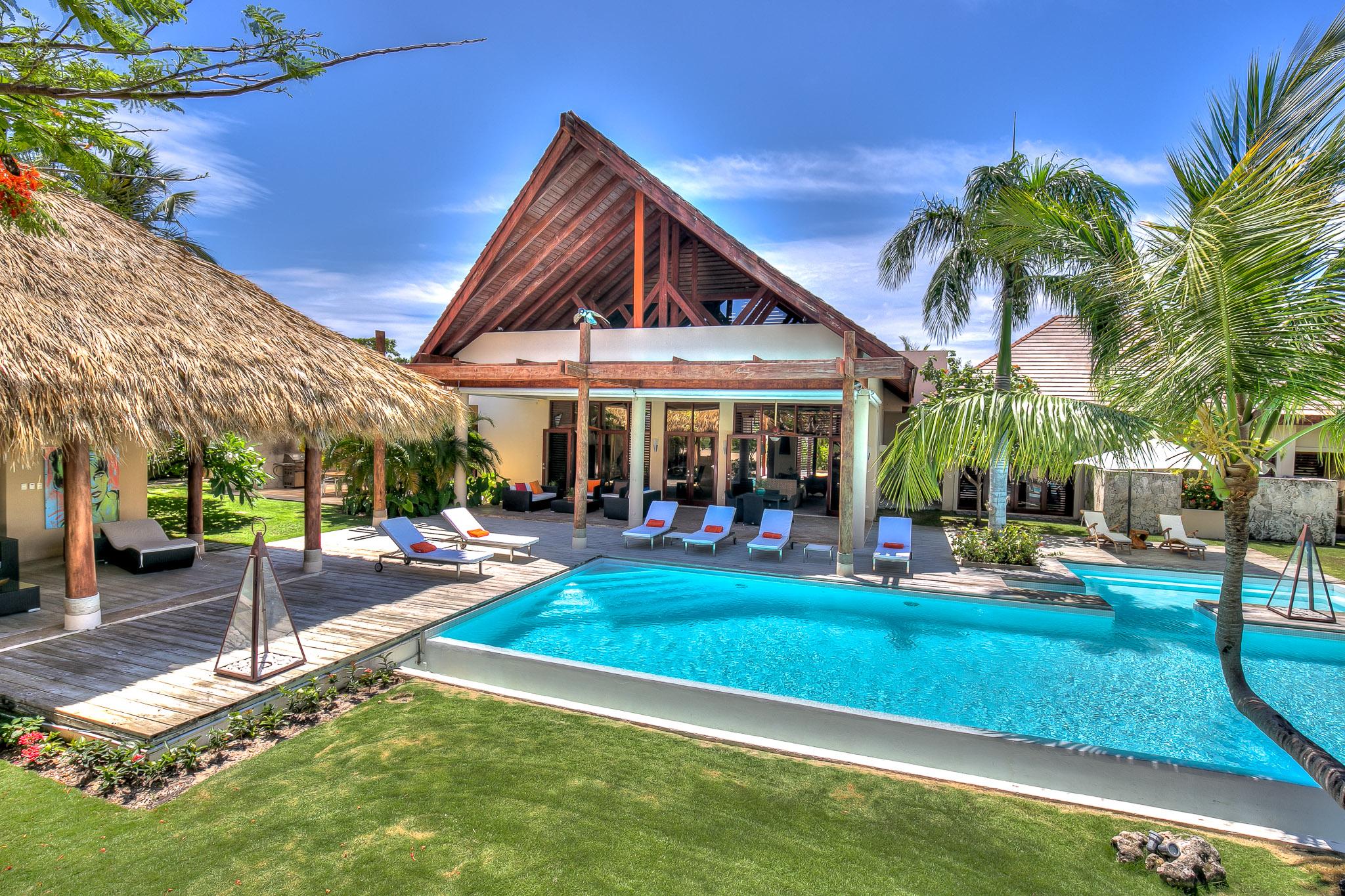 Villa Embat Cap Cana Dominican Republic: Luxury 4-Bedroom Apartment with Seaviews and Pool, Dominican Republic