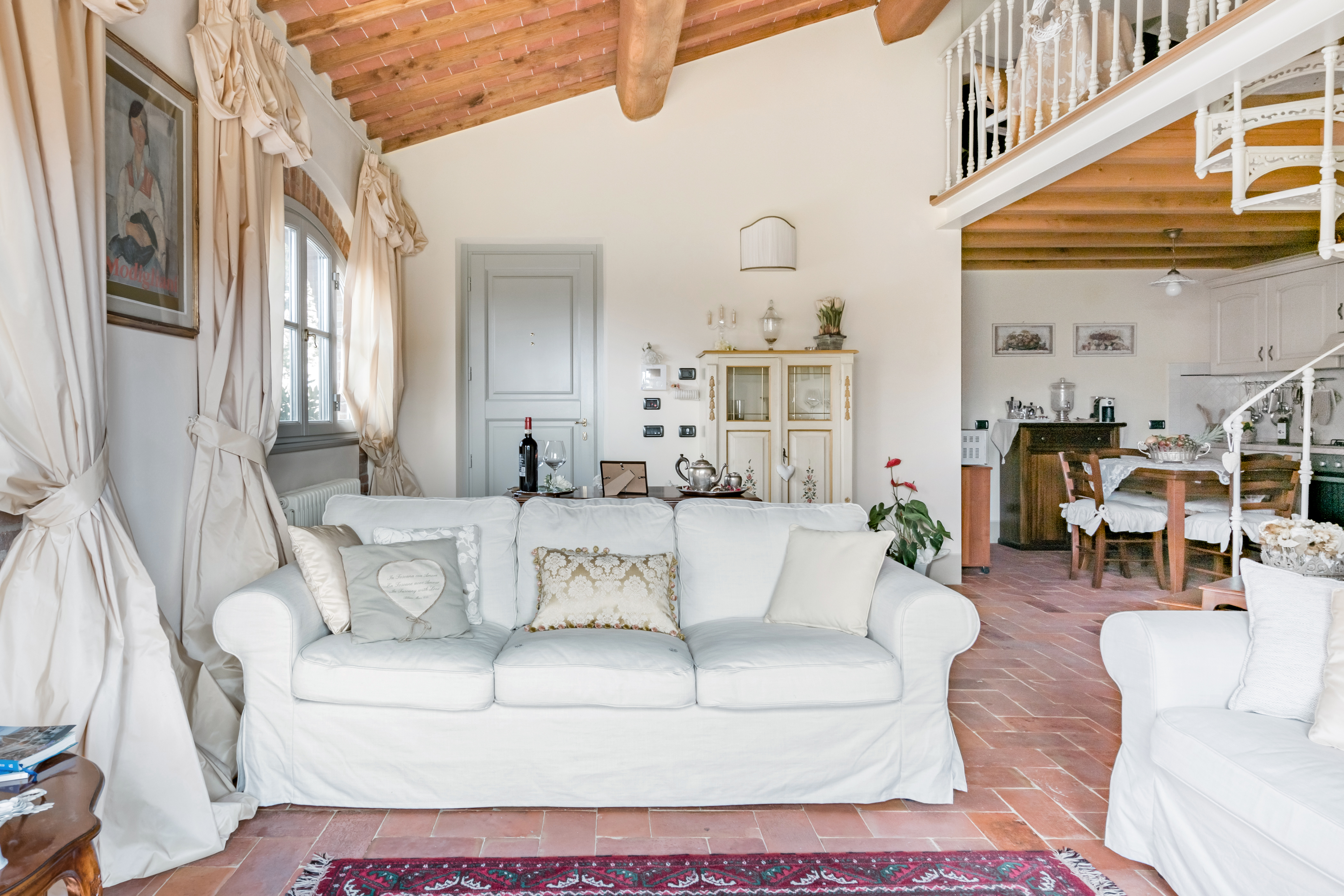 Casa Cerbaia Lucca: Charming 3-Bedroom Apartment with Pool and Tennis Court, Lucca