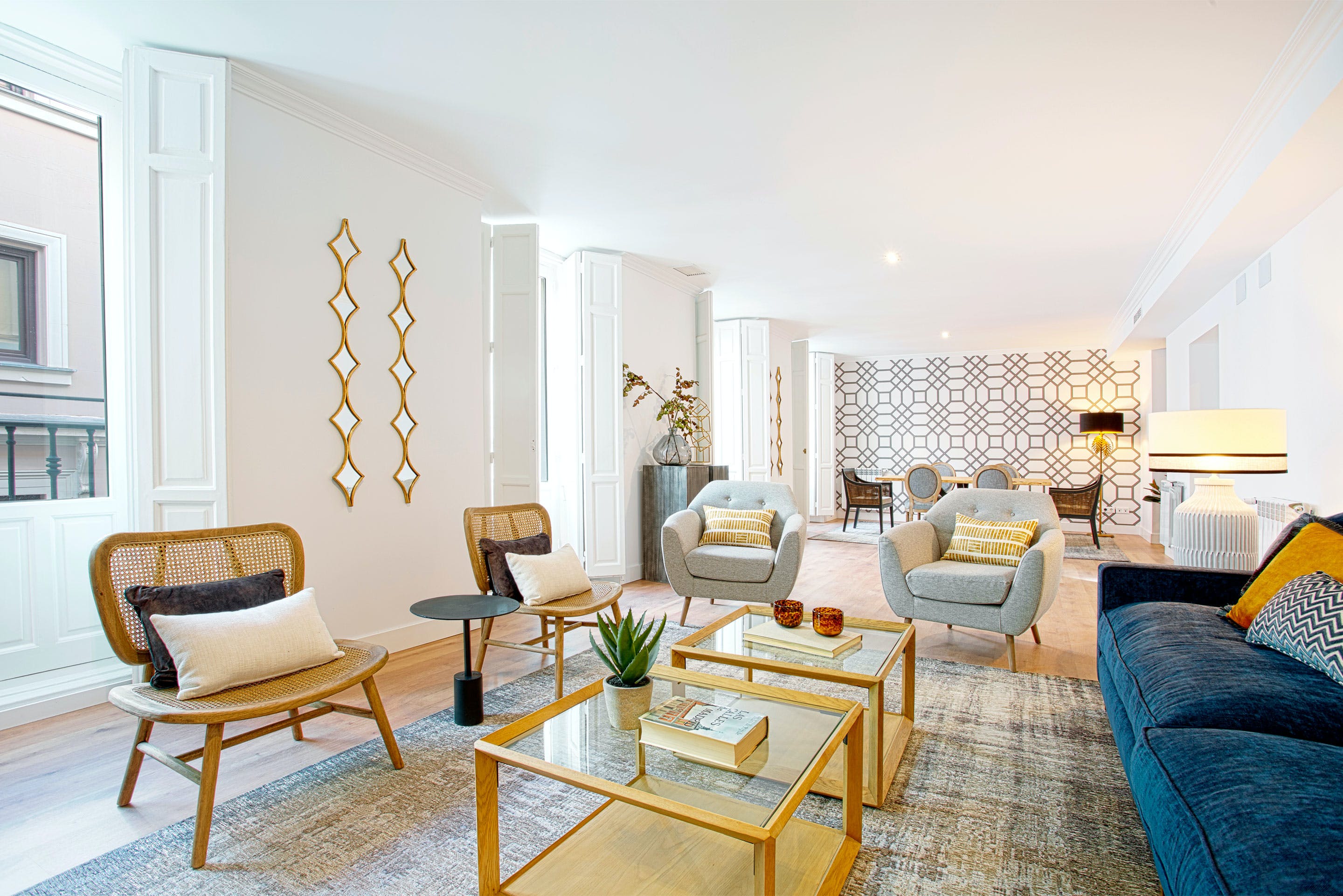 Casa Cervantes Las Letras: Elegant 3-Bedroom Apartment with Air Conditioning, Family-Friendly in Las Letras Madrid