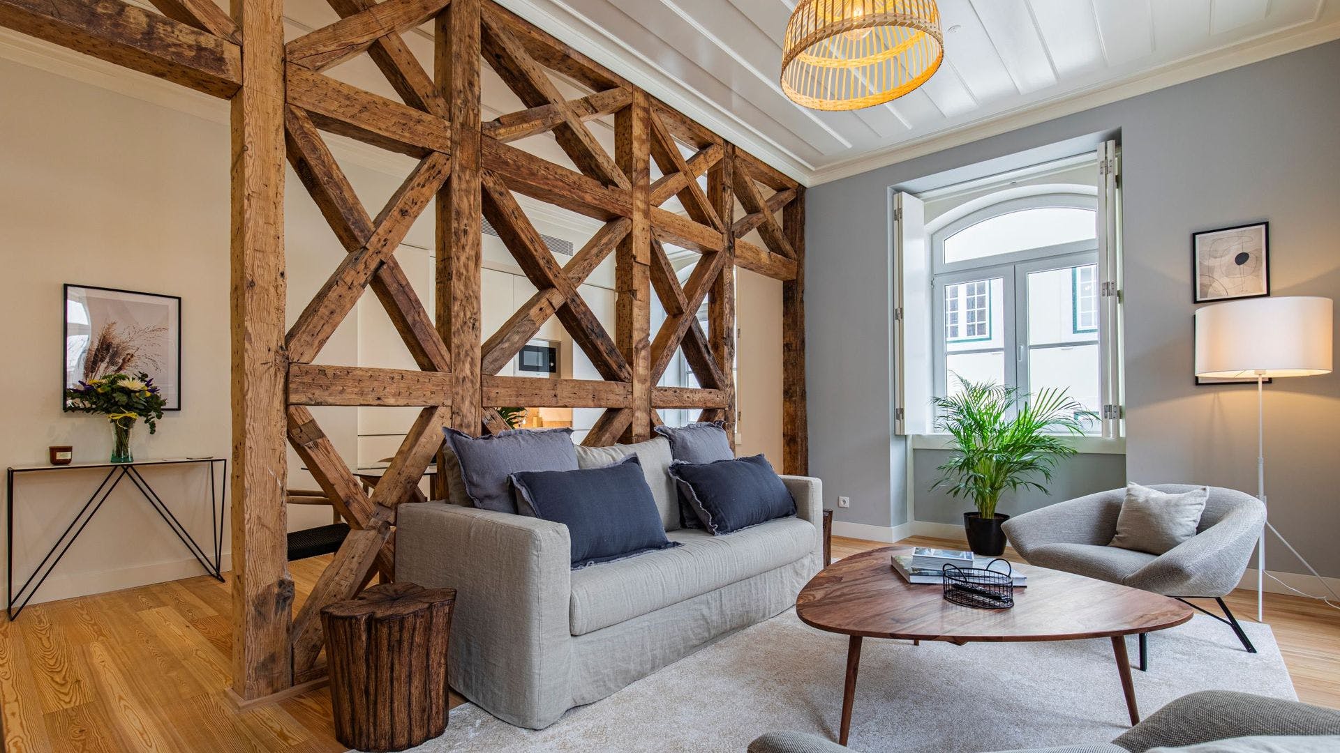 Casa Chiado Calçada: Stylish 2-Bedroom Apartment with Air Conditioning, Family Friendly, Chiado Lisbon