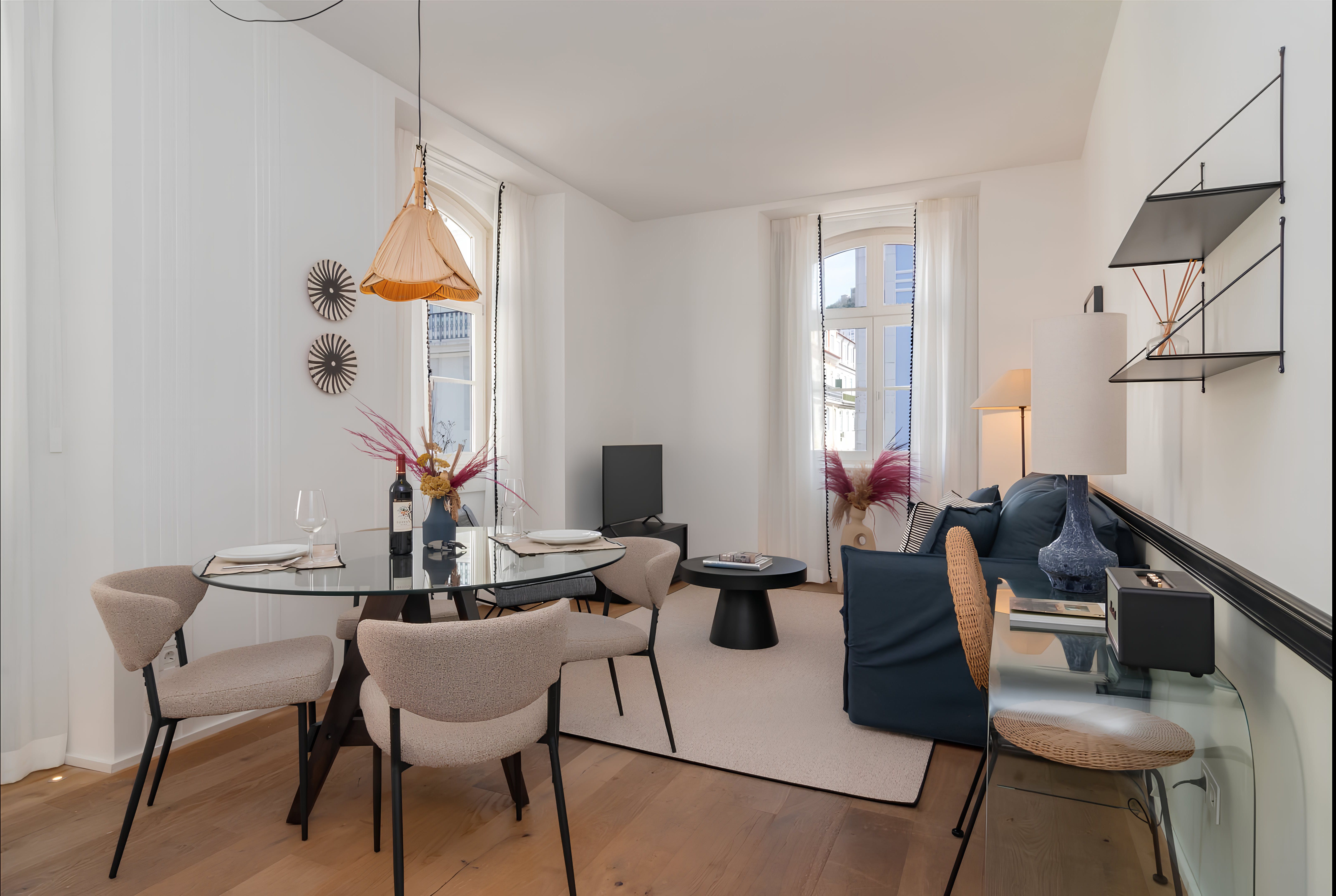 Villa Poente Bairro Alto Chiado: Chic 2-Bedroom Apartment with Seaview and Air-Con in Chiado, Lisbon