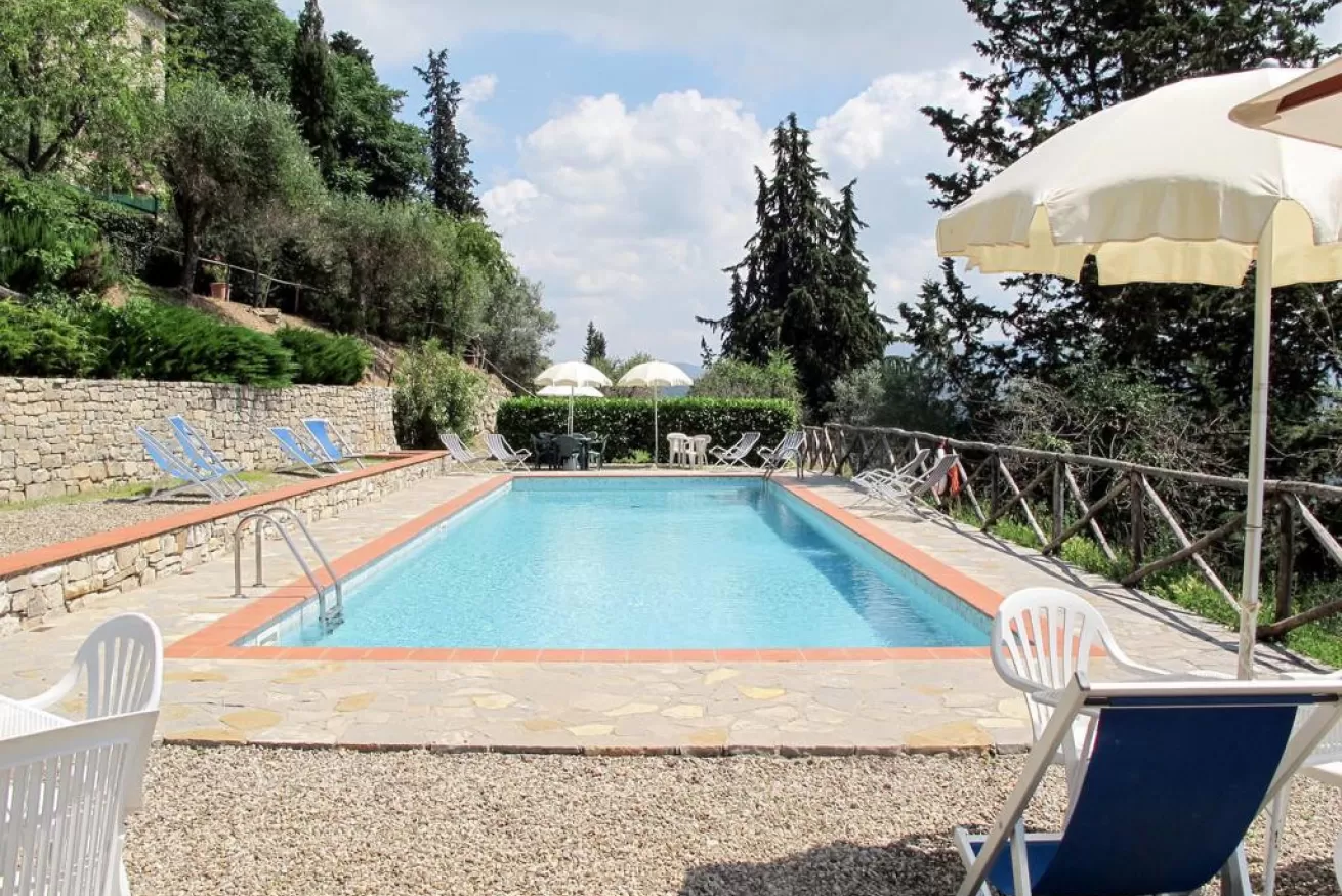 Villa Maestrale Montefiridolfi Chianti: Luxury 5-Bedroom Apartment with Shared Pool in Chianti, Tuscany