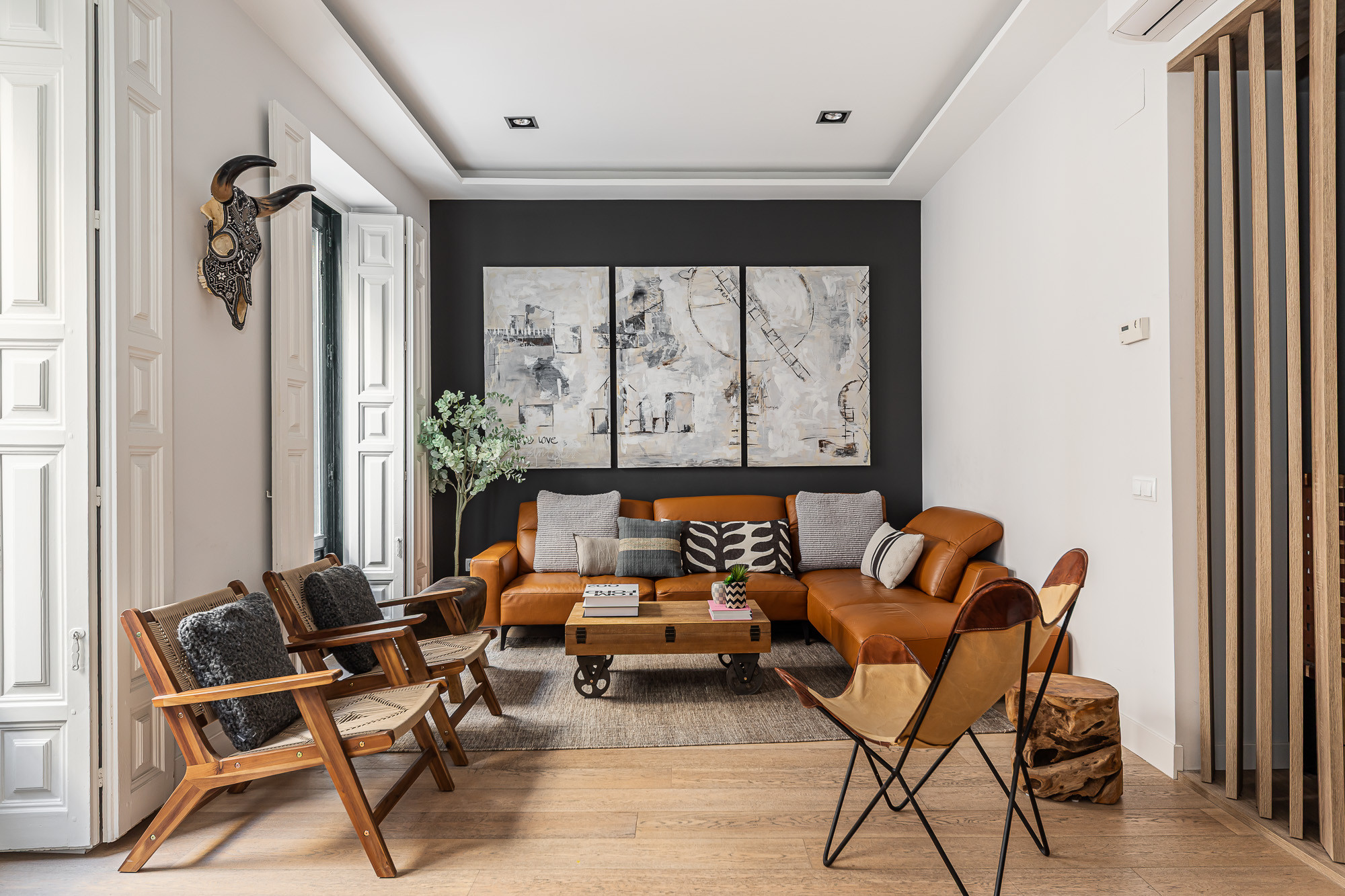 Villa Esmeralda Argüelles Chueca: Spacious 4-Bedroom Apartment with Air-Con, Chueca, Madrid