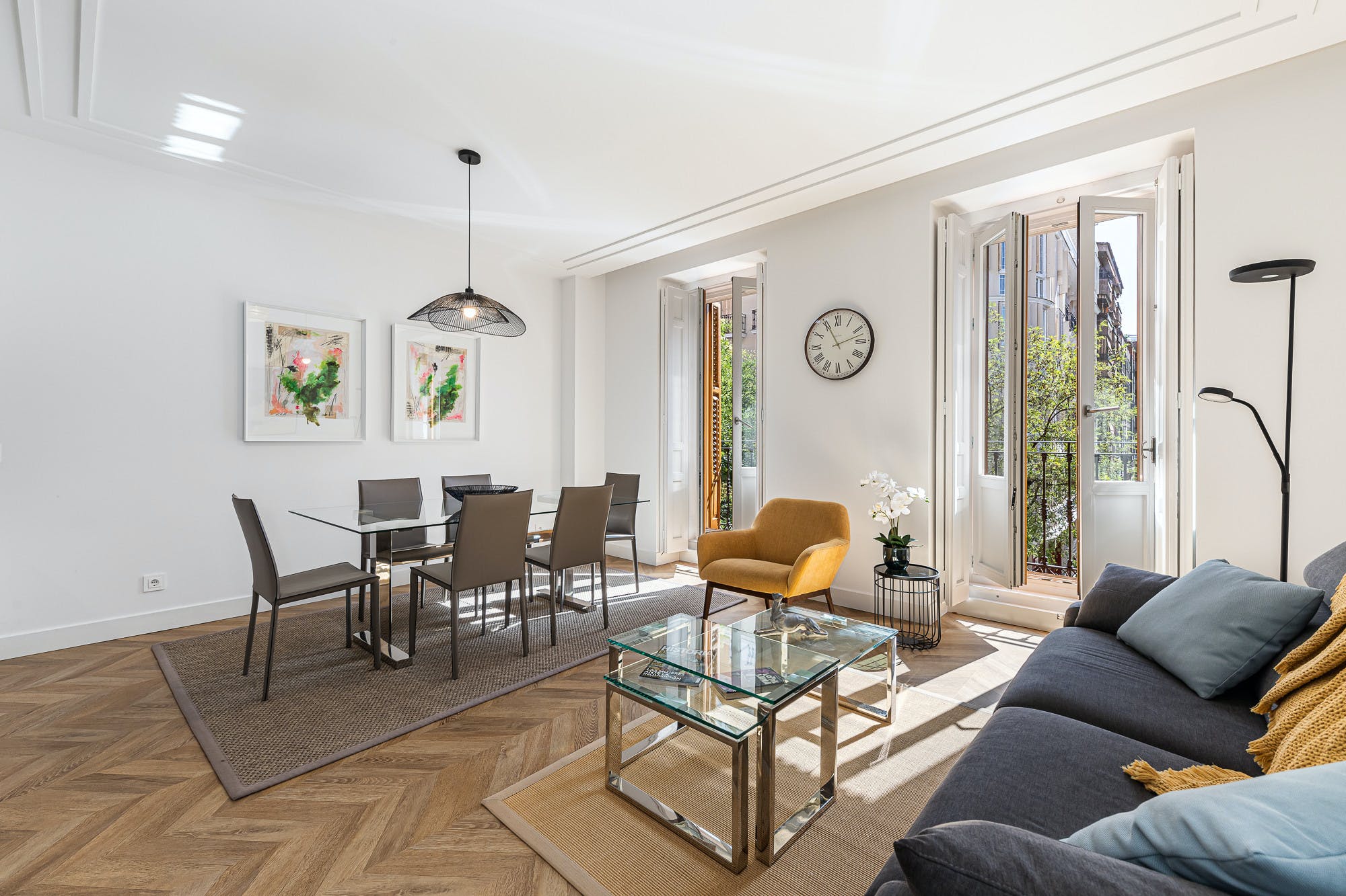 Casa Chueca Malasaña: Stylish 2-Bedroom Apartment with Pool, Malasaña, Madrid