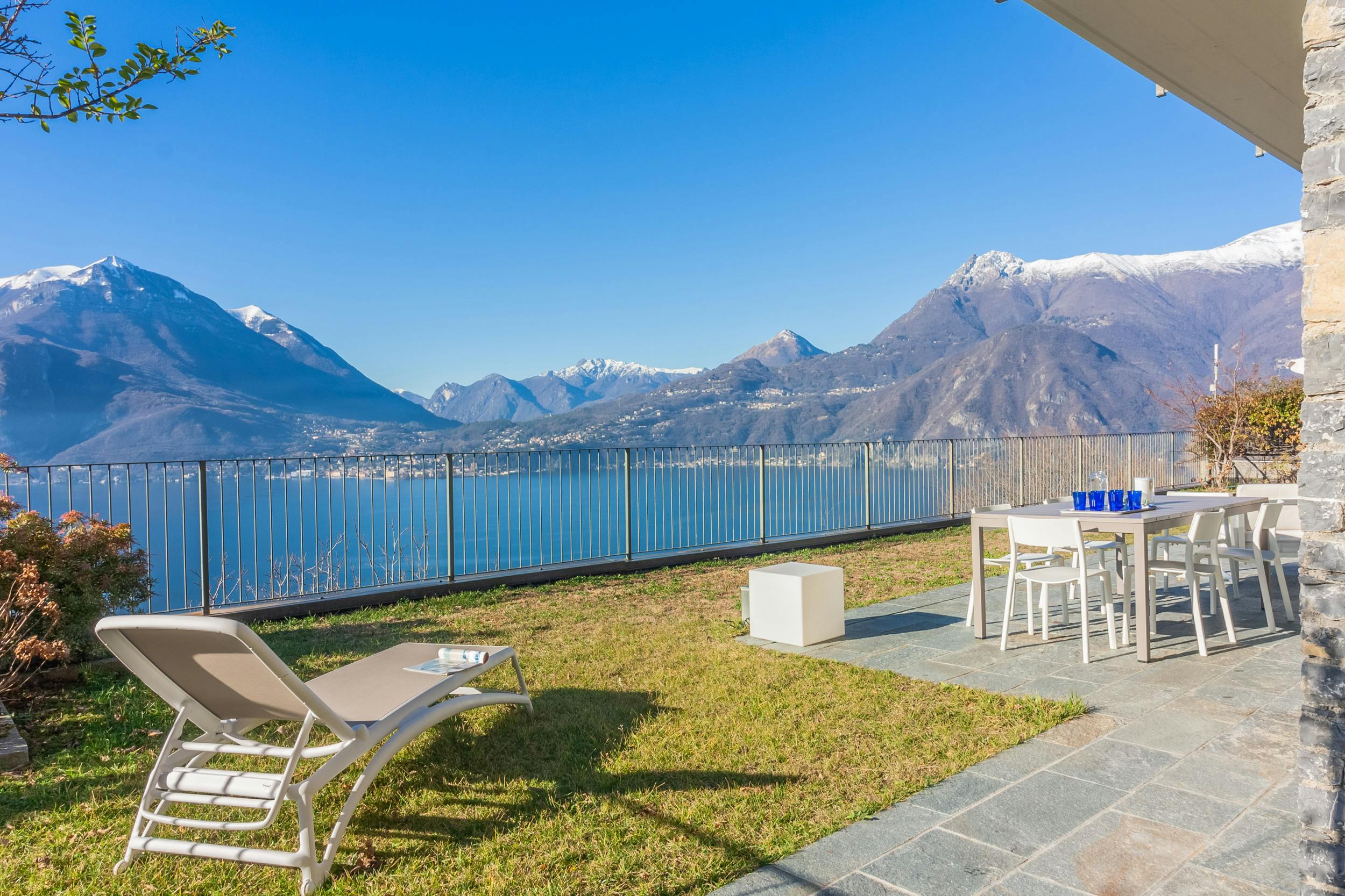 Villa Levante Olivedo Varenna: Luxury 2-Bedroom Apartment with Lake Views and Pool, Varenna