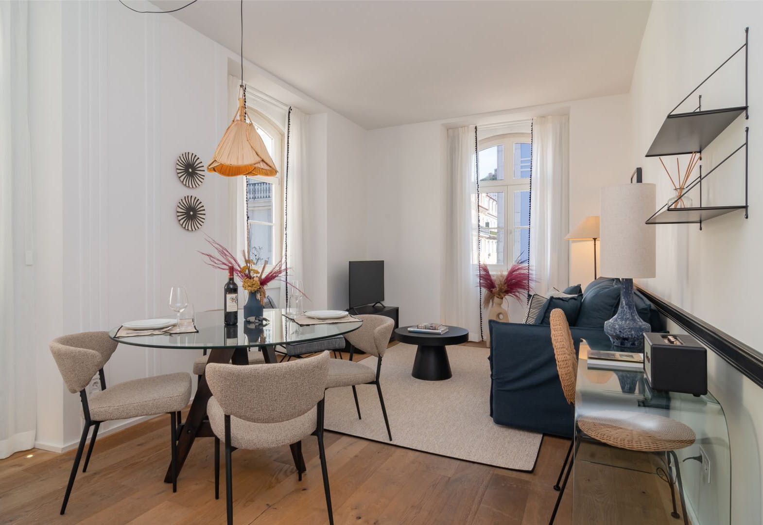 Villa Safira São Bento Chiado: Charming 2-Bedroom Apartment Rental with En-Suites, Chiado Lisbon