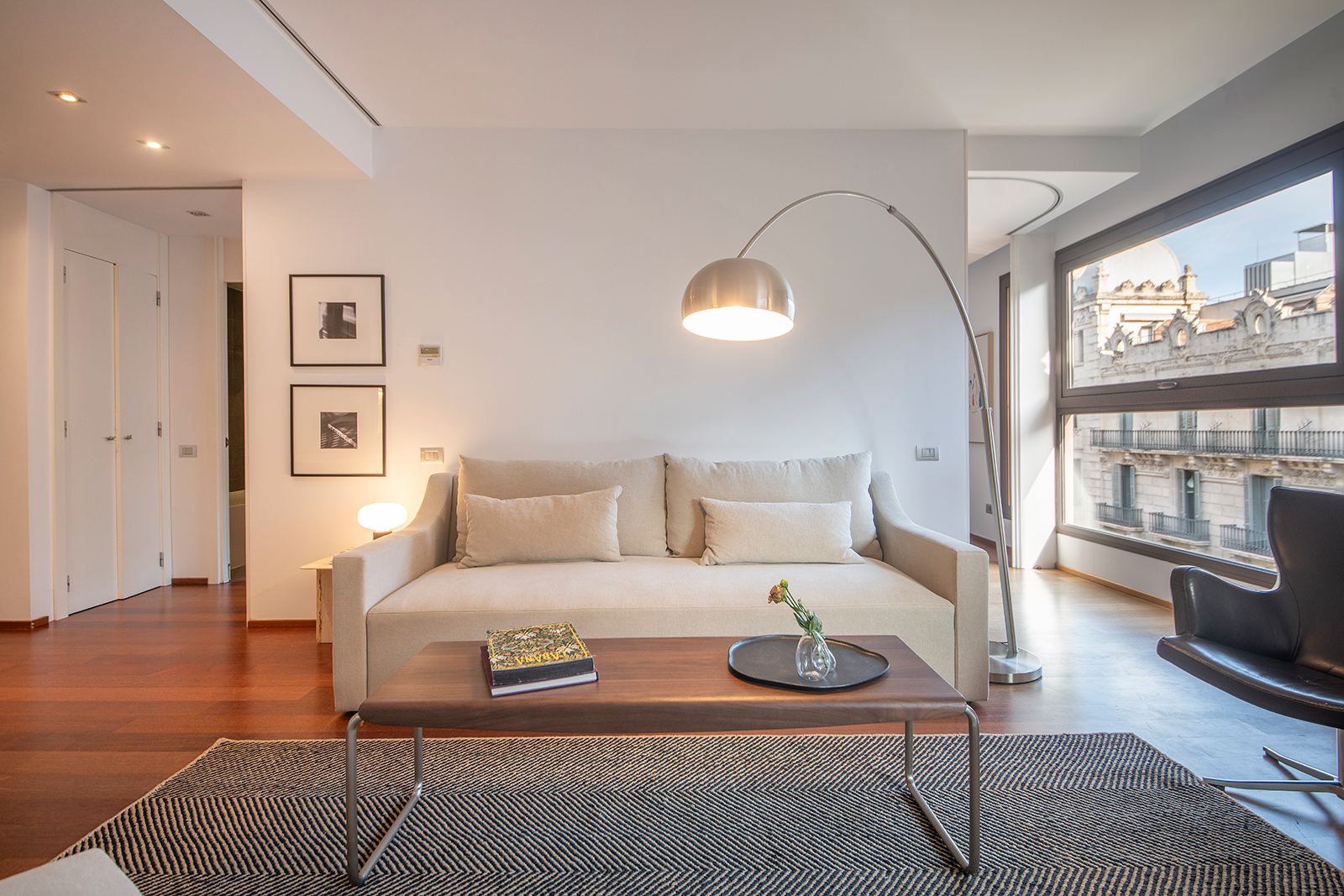 Casa Escocès Eixample: Chic 2-Bedroom Apartment with Air Conditioning in Eixample Barcelona