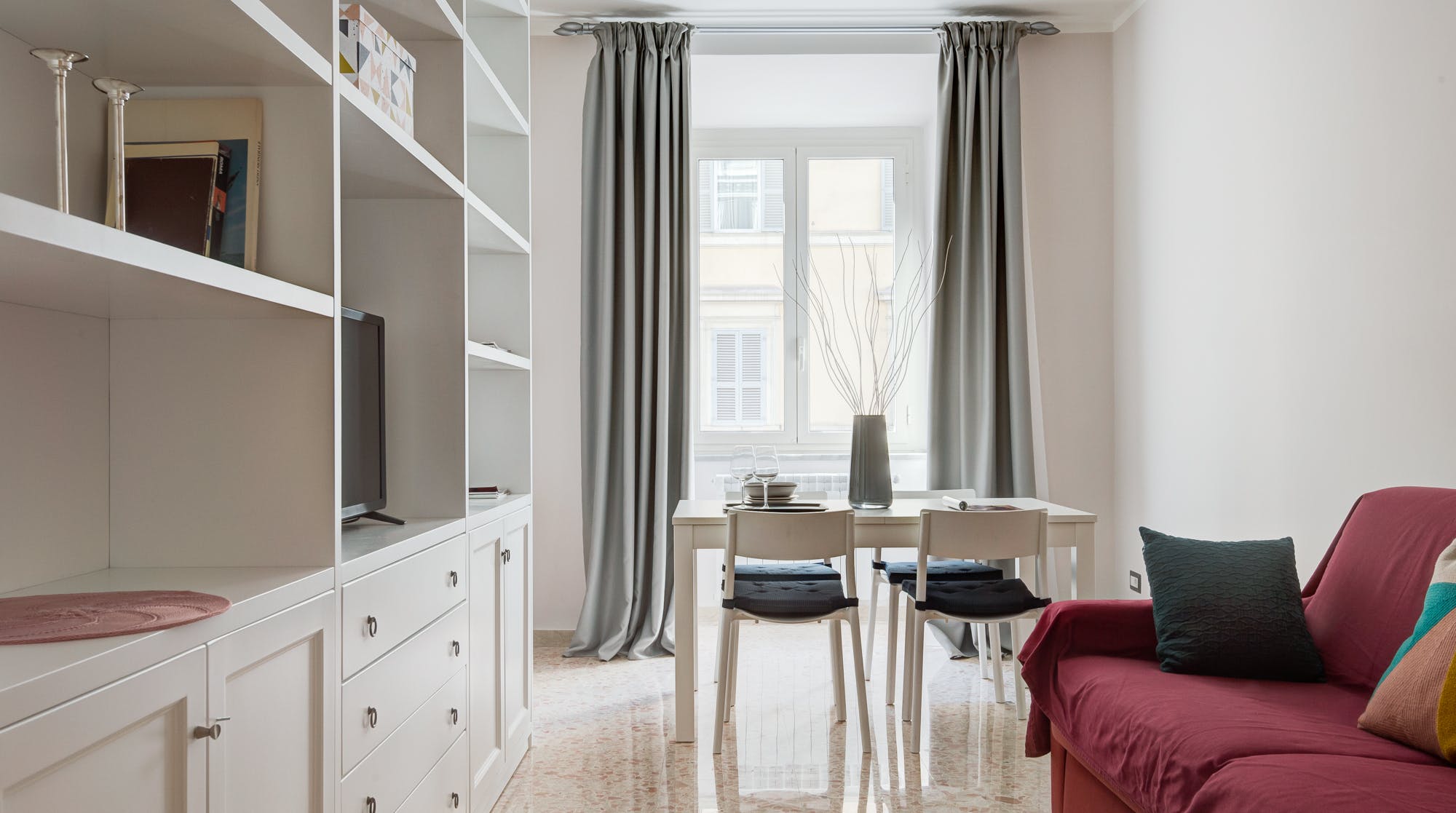 Casa Esquilino Monti: Stylish 3-Bedroom Apartment Rental with Air-Con in Monti Rome