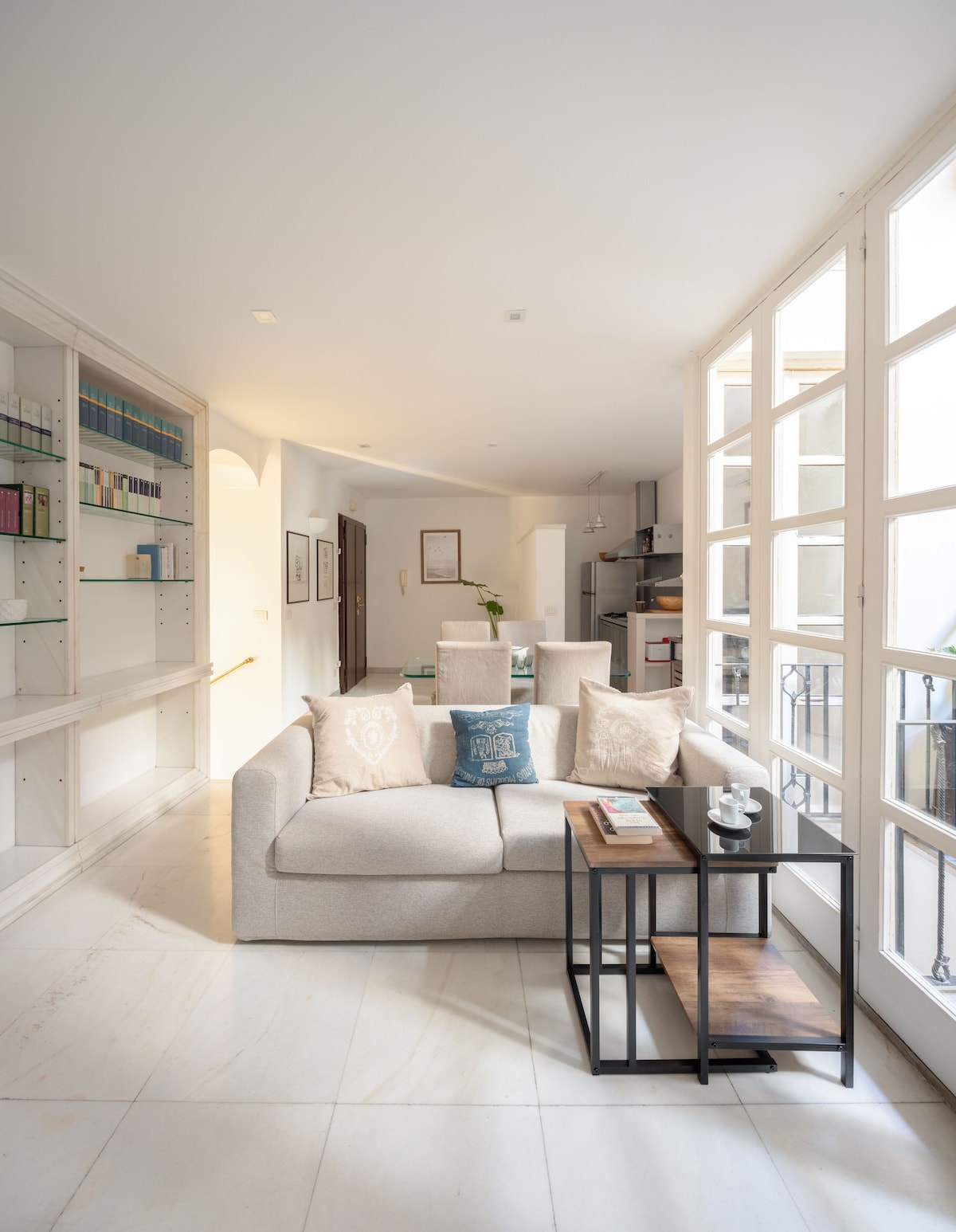 Casa Fioraio Campo de’ Fiori: Spacious 4-Bedroom Apartment Rental with Air Conditioning, Campo de’ Fiori Rome