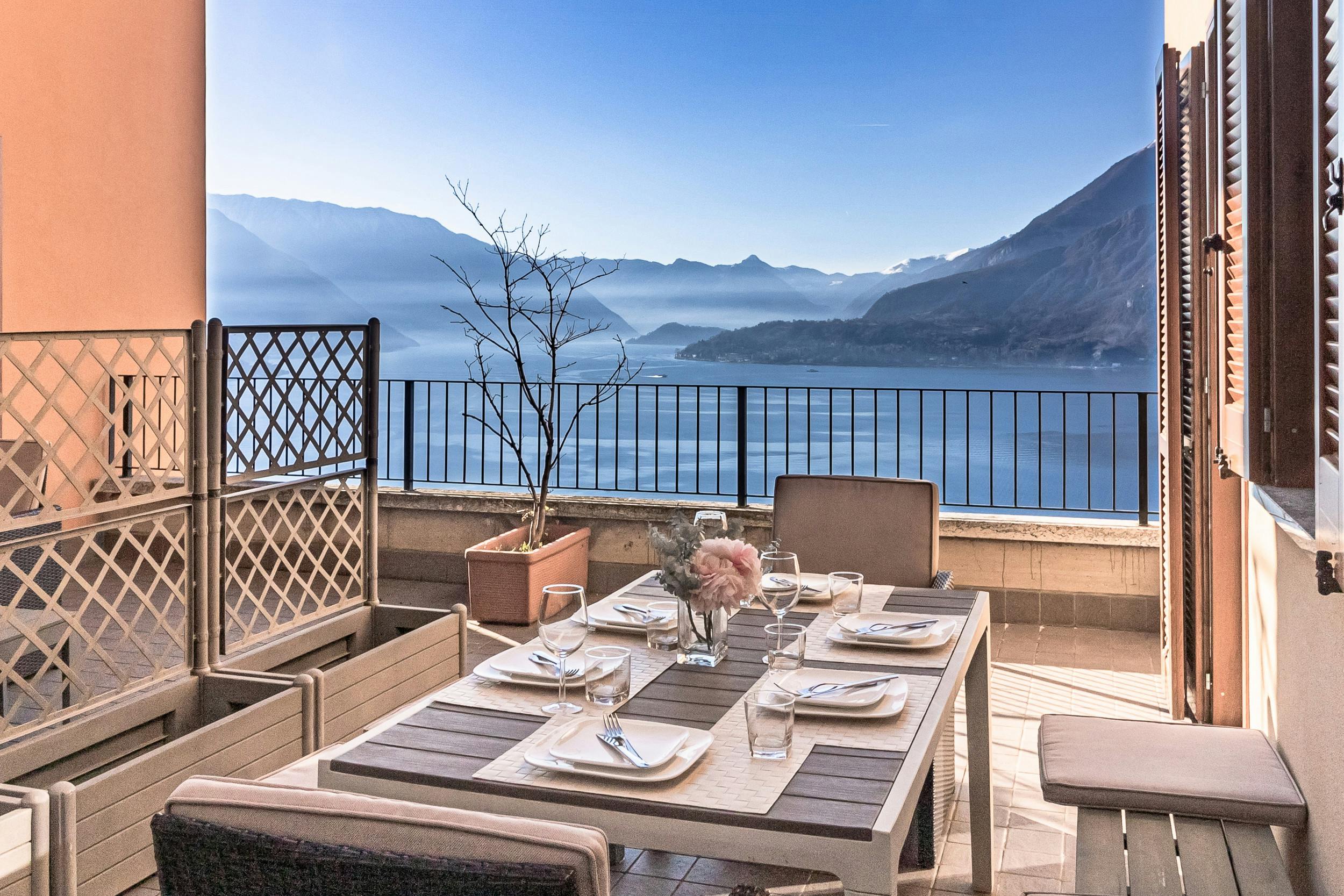 Villa Ceruleo Olivedo Varenna: Charming 2-Bedroom Apartment with Shared Pool and Lake Views, Varenna
