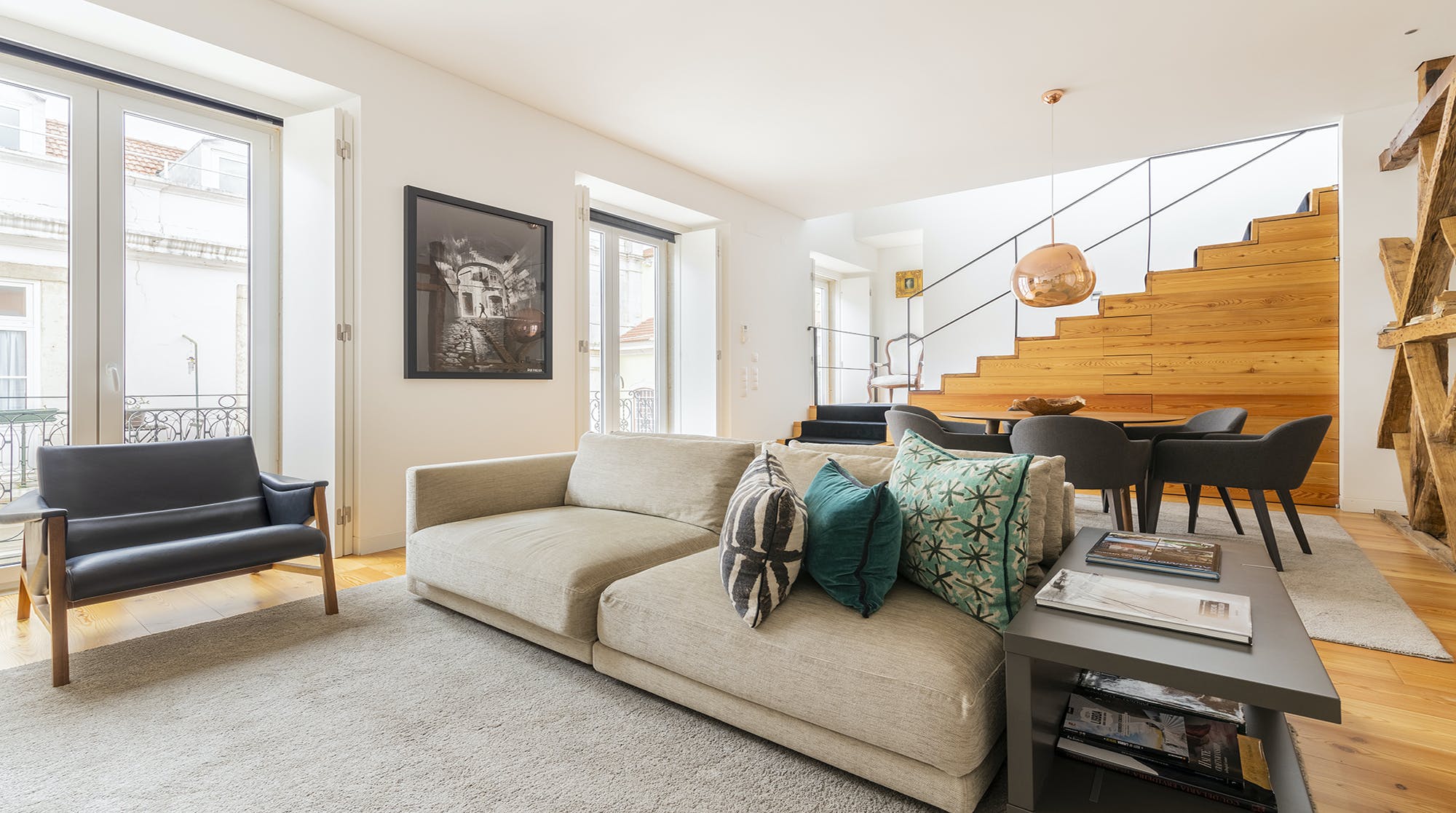Casa Gaiola Chiado: Elegant 2-Bedroom Apartment Rental with Sea Views in Chiado Lisbon