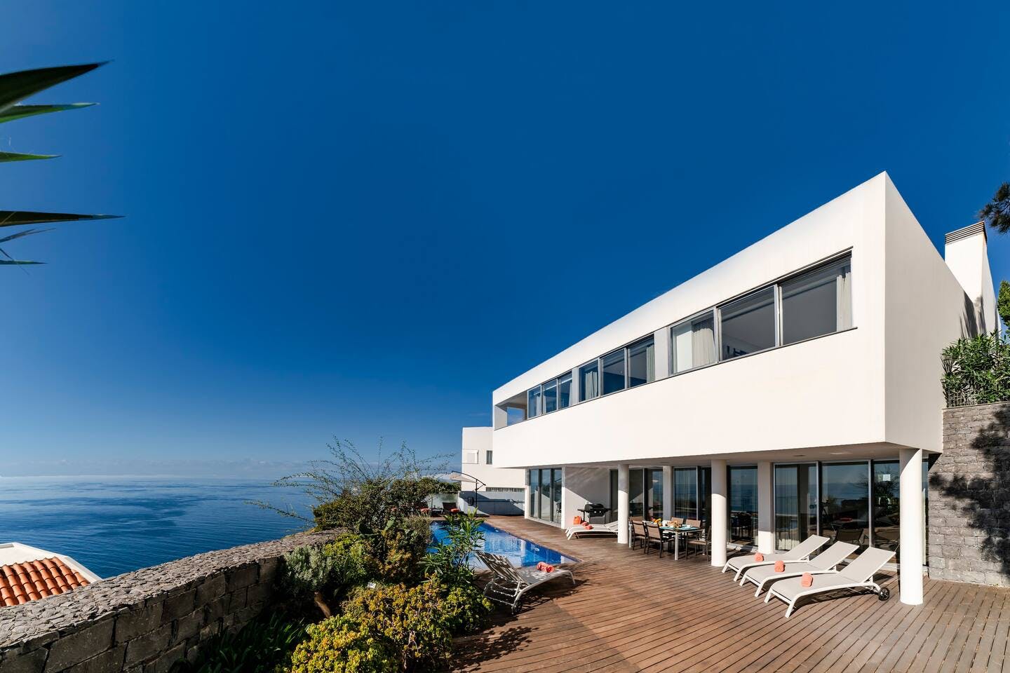 Villa Esmeralda Monte Funchal: Spacious 4-Bedroom Apartment with Private Pool and Sea Views, Funchal