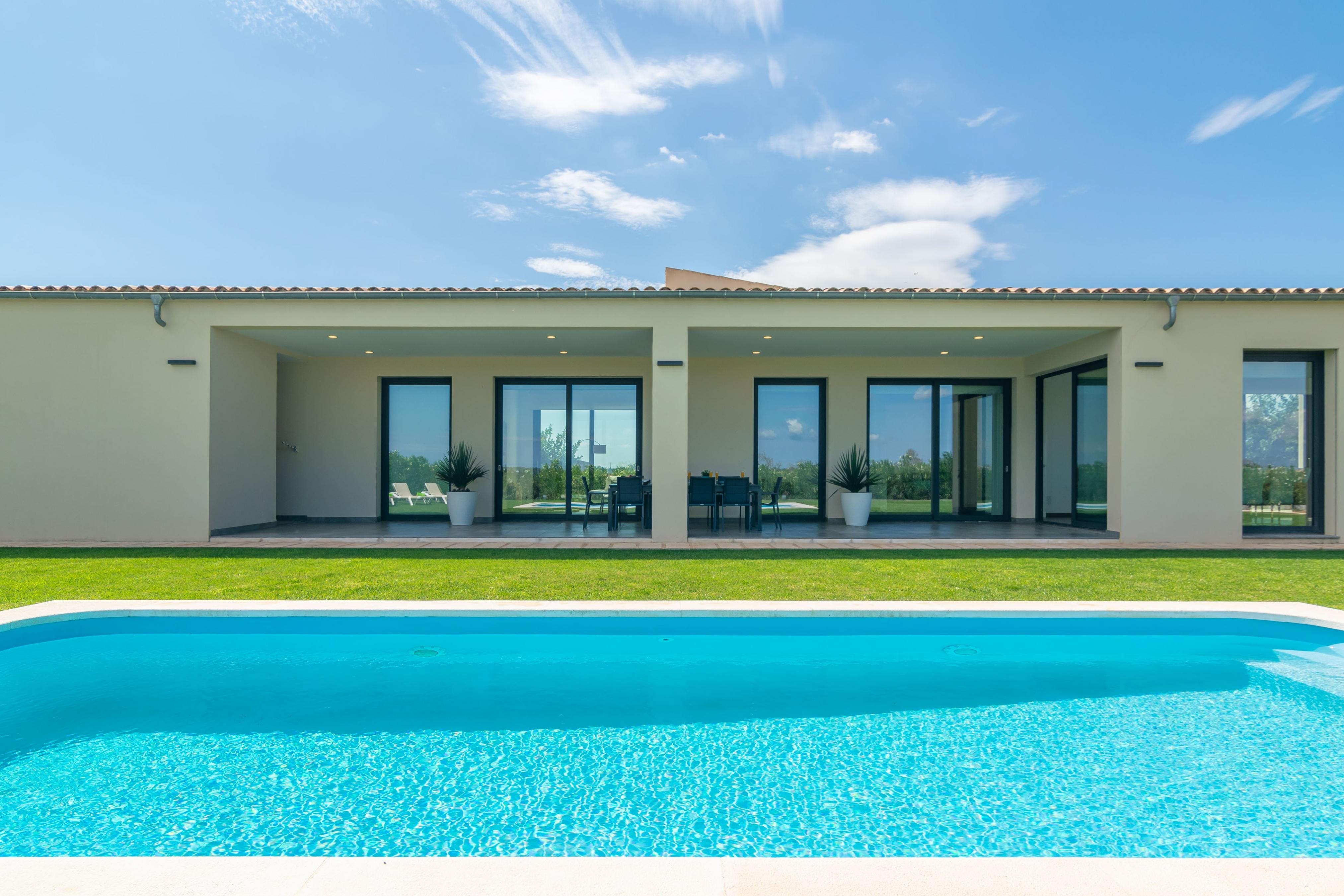 Casa Garballó Raiguer: Charming 3-Bedroom Apartment Rental with Sea Views and Pool, Raiguer Mallorca