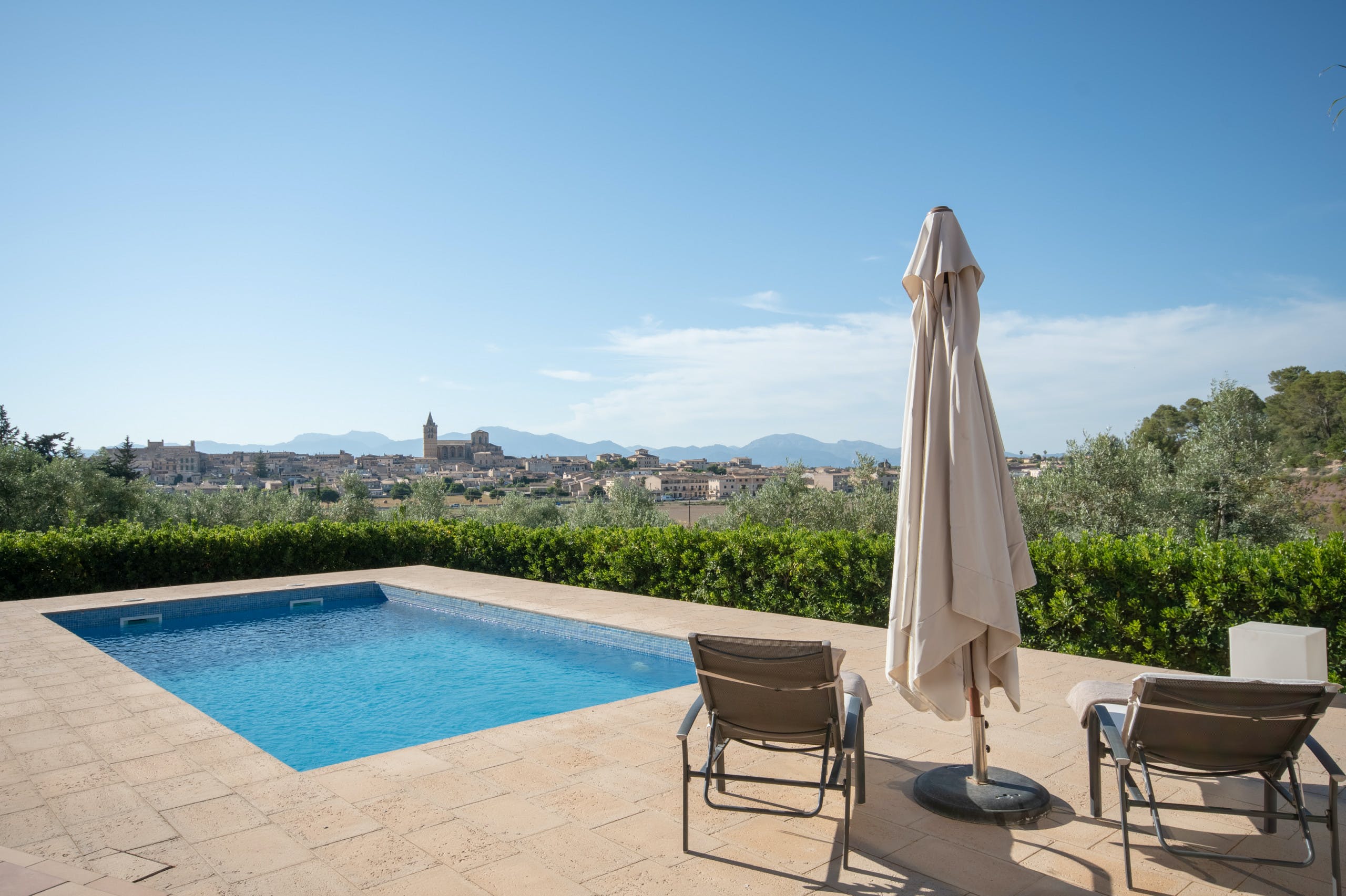 Casa Garballó Sineu: Spacious 4-Bedroom Apartment with Pool and Hot Tub, Pla de Mallorca
