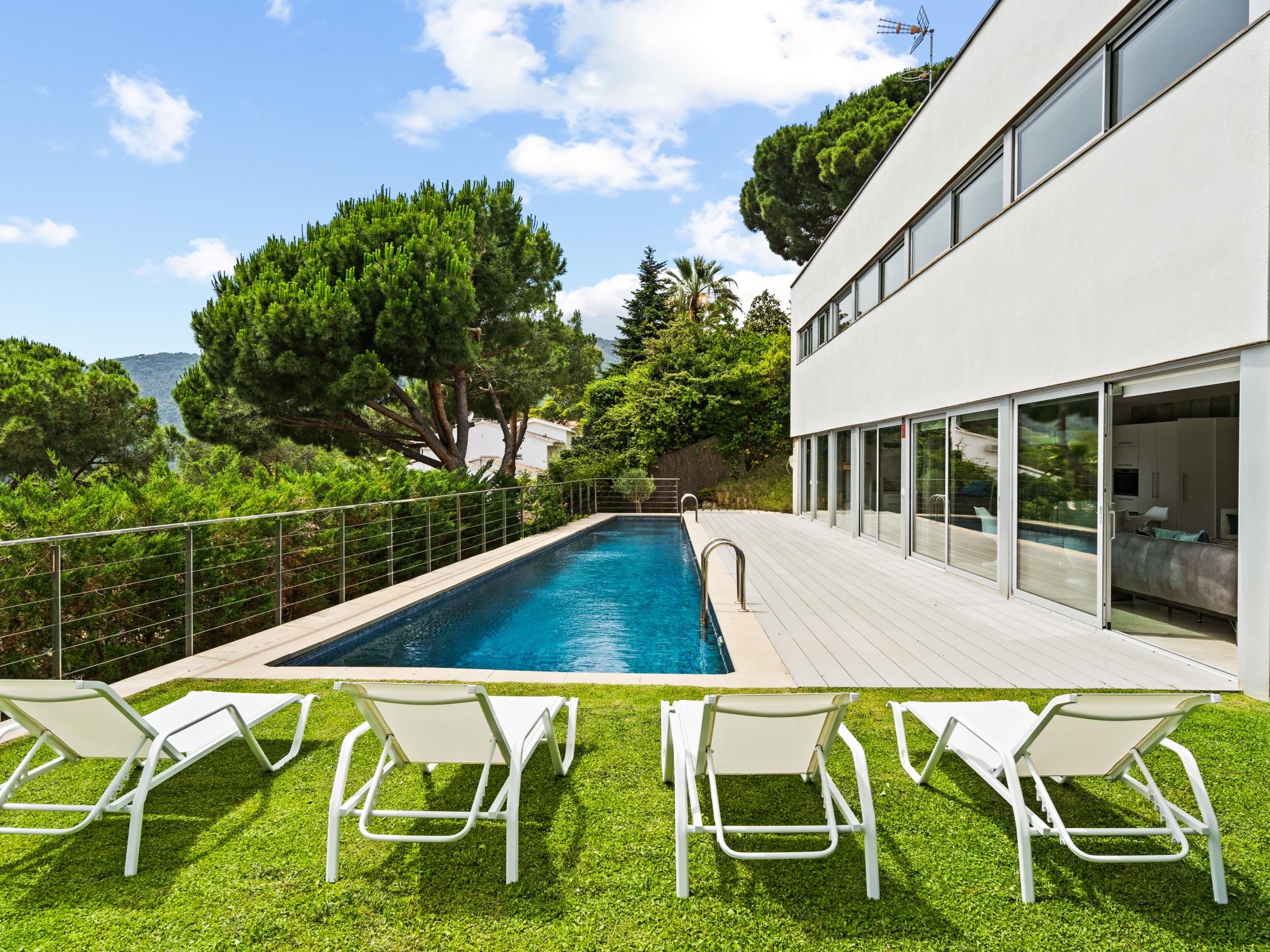 Villa Mestral Montjuïc Barcelona Spain: Luxury 4-Bedroom Villa with Seaview and Pool, Barcelona