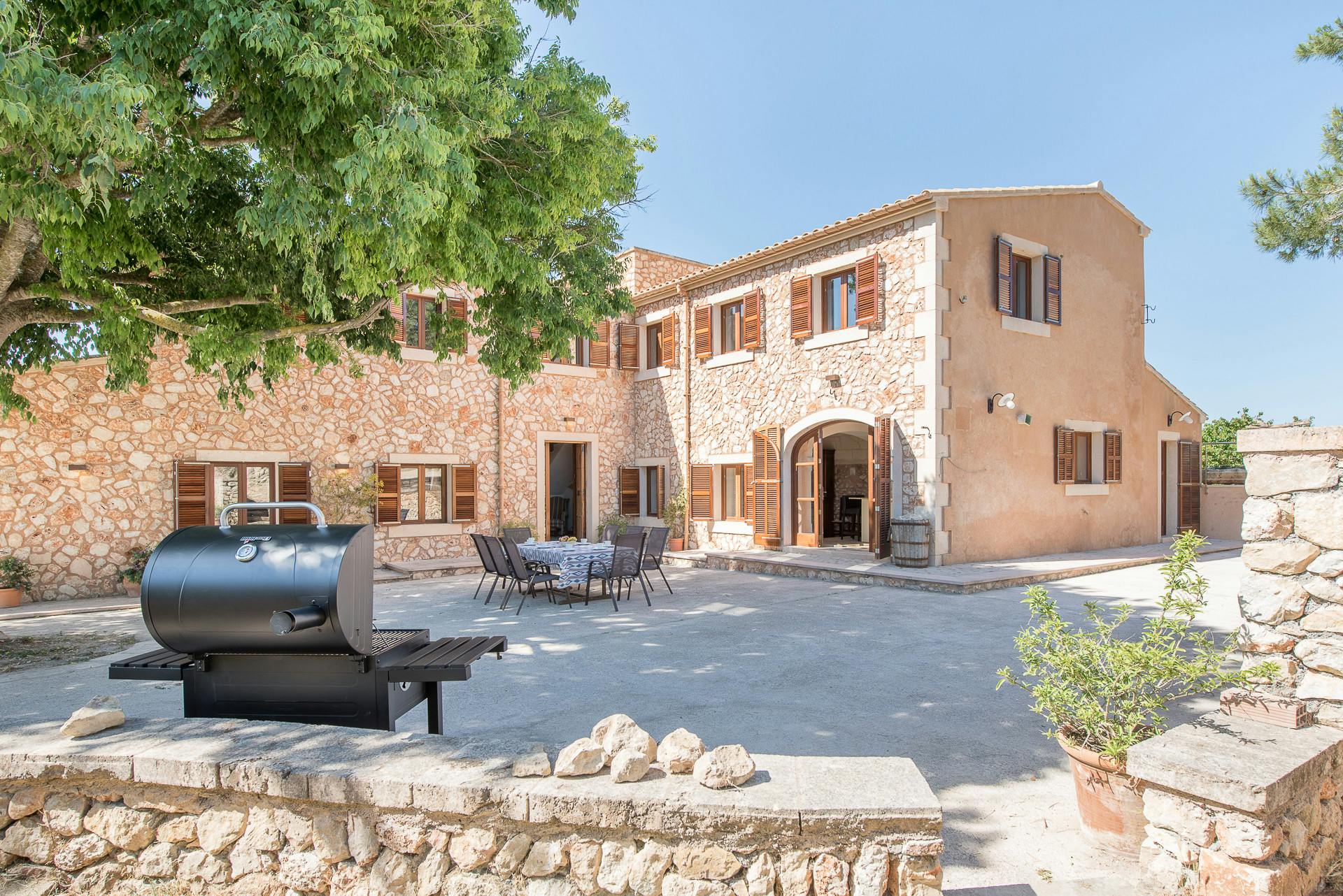 Casa Garrover Manacor: Spacious 4-Bedroom Apartment with Private Pool in Llevant Mallorca
