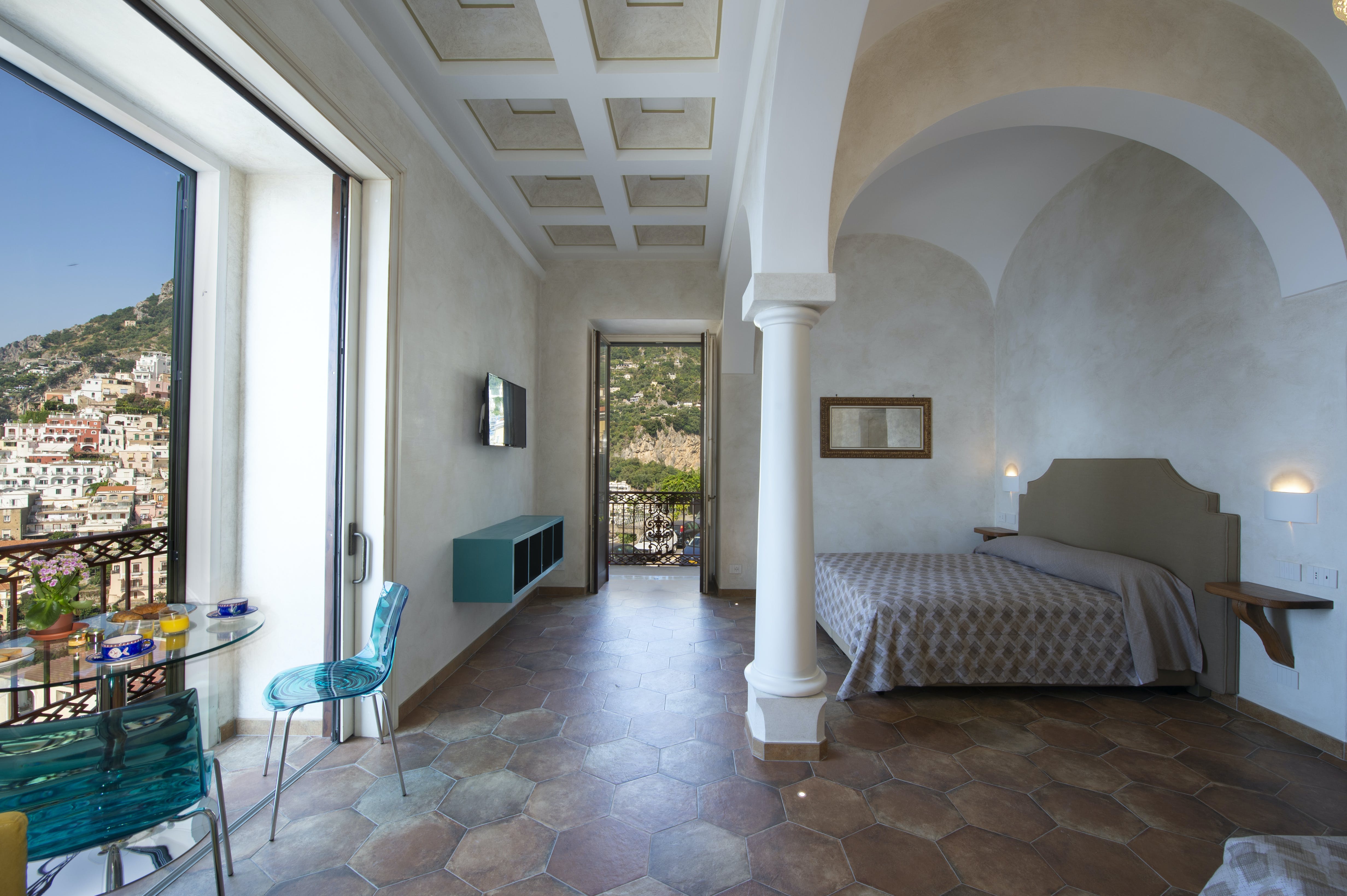 Casa Gavitella Positano: 3-Bedroom Luxury Apartment with Seaview and Hot Tub, Positano