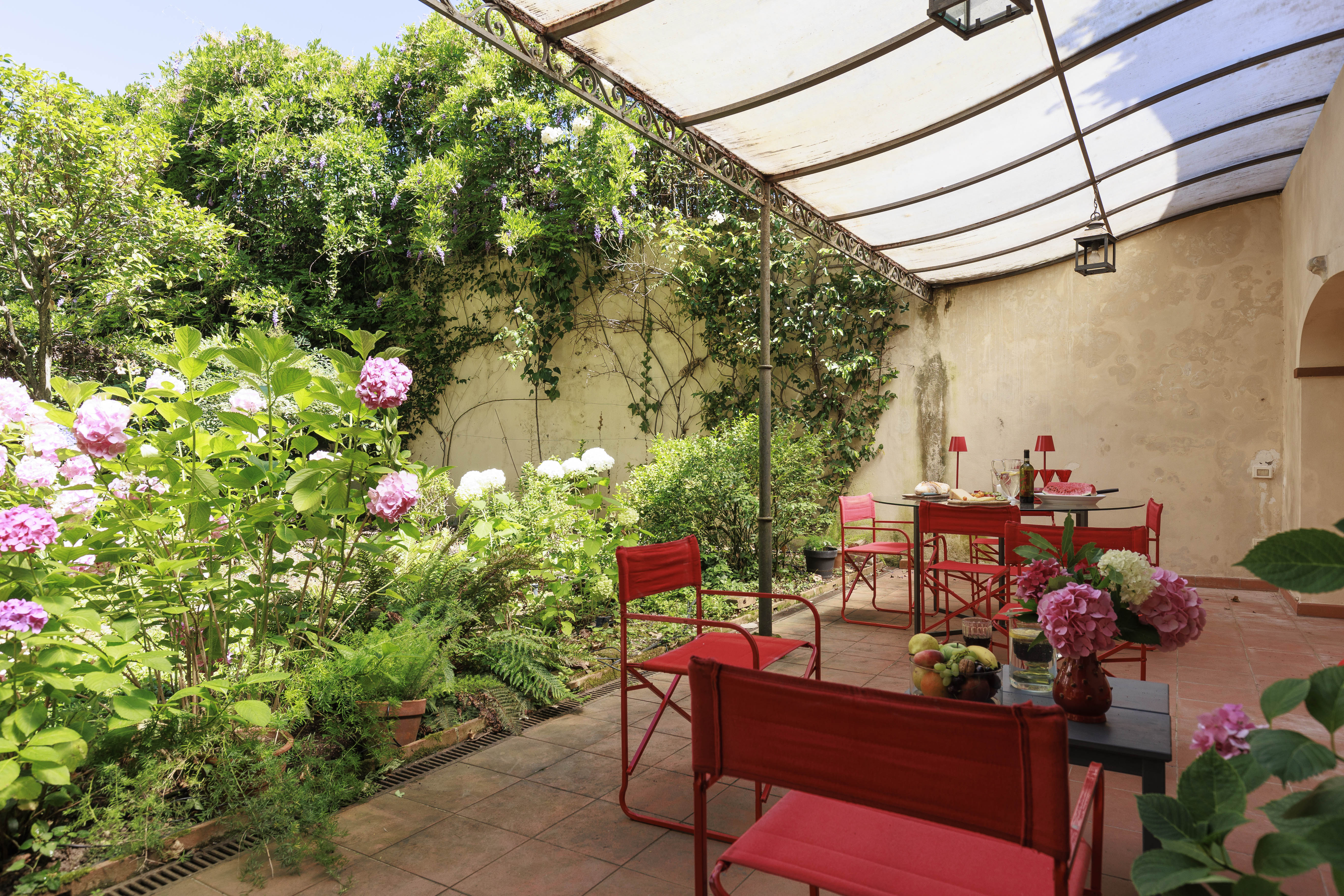 Casa Ghirlandaio Accademia: Charming 3-Bedroom Apartment with Sunny Garden, Apartment Rental Accademia Florence