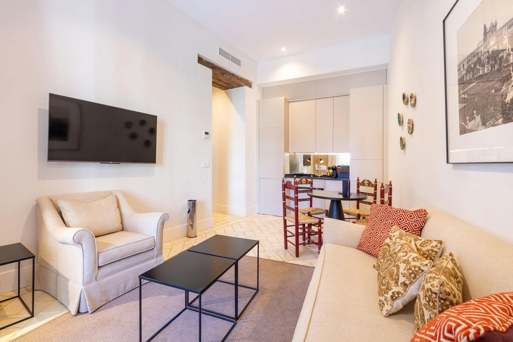 Villa Mestral Añaza Santa Cruz: Charming 1-Bedroom Apartment Rental with Air-Con in Historic Sevilla