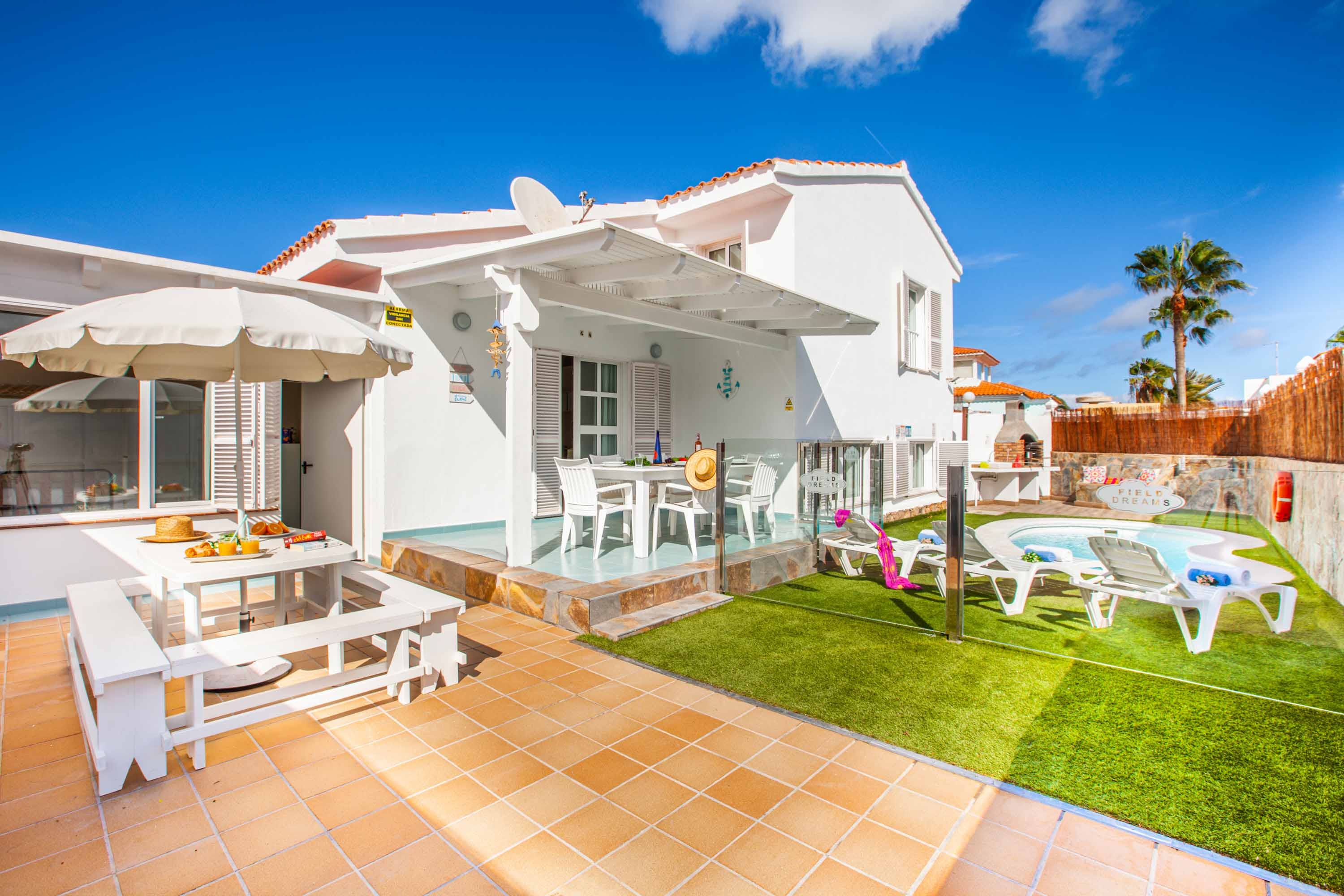 Villa Alborada Tao Lanzarote: Spacious 4-Bedroom Apartment with Pool and Sea Views, Las Palmas