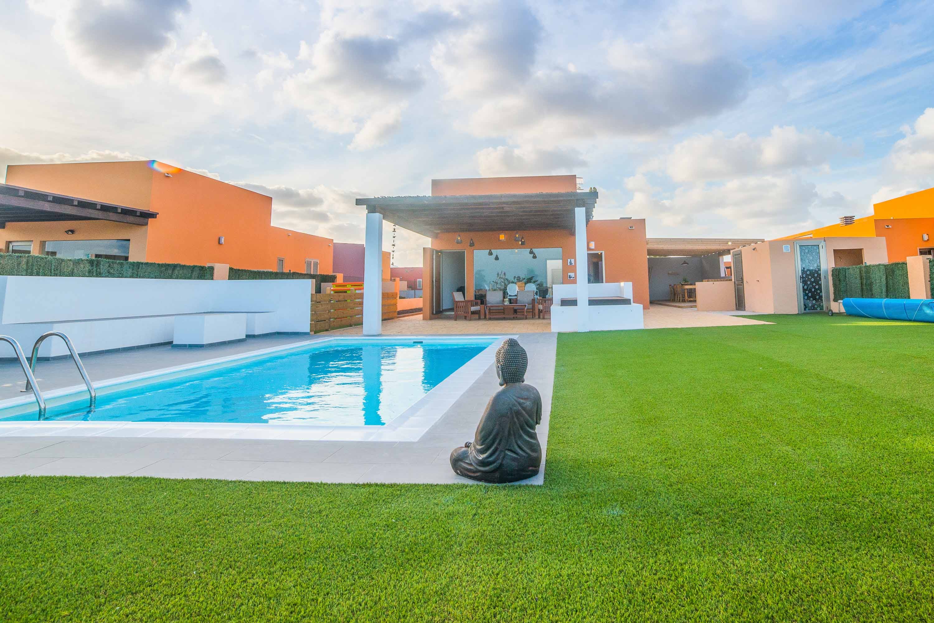 Villa Garbí Tefía Fuerteventura: Spacious 4-Bedroom Apartment with Pool and Sea Views, Las Palmas